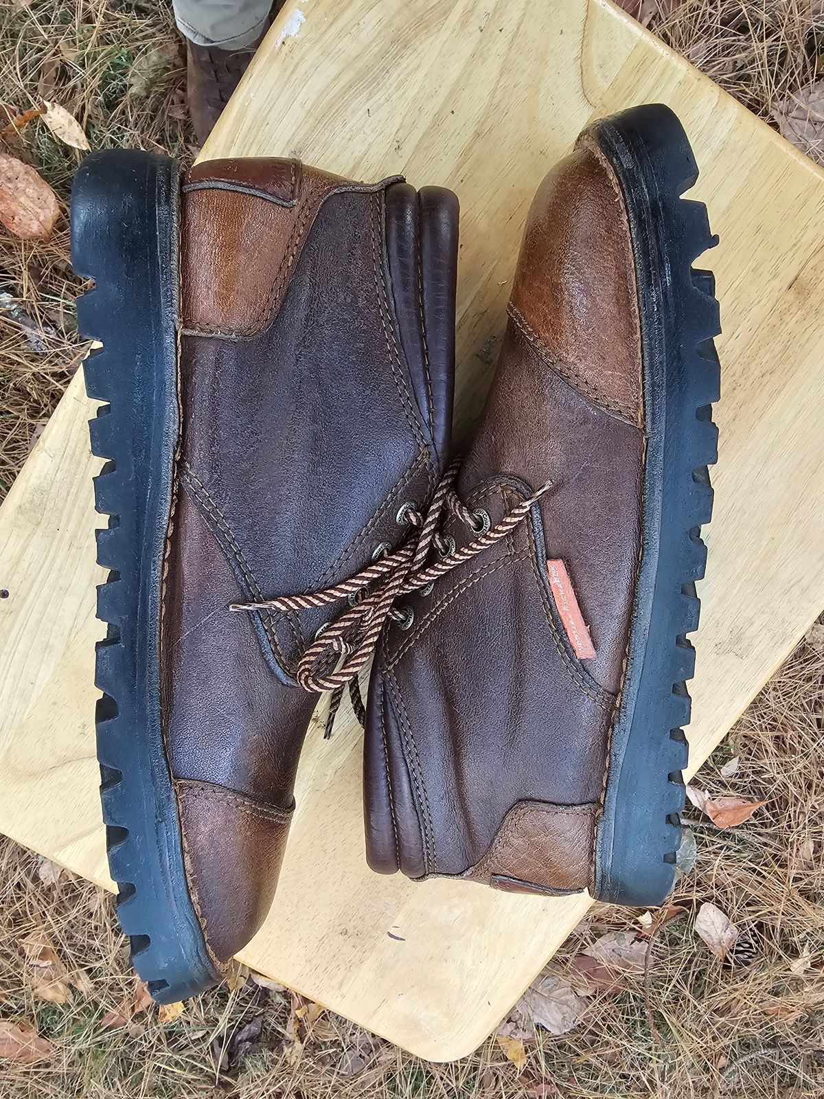 Photo by AlabamaBlacksmith on November 3, 2023 of the Westley Richards Courtney Boots Trackers in Courtney African Cape.