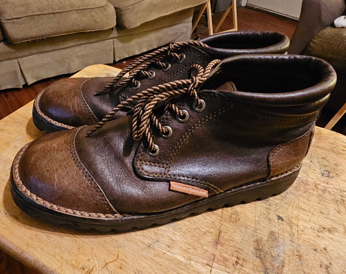 Photo by AlabamaBlacksmith on December 5, 2023 of the Westley Richards Courtney Boots Trackers in Courtney African Cape.