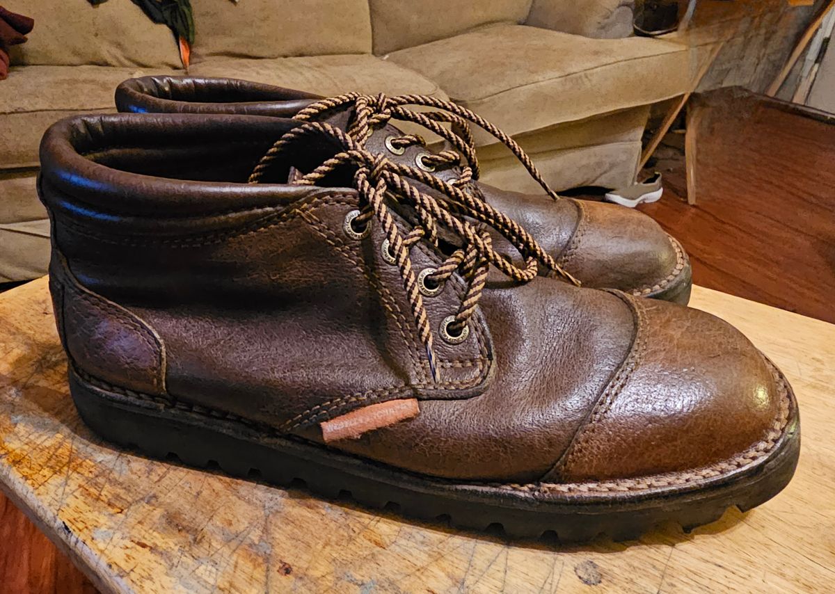 Photo by AlabamaBlacksmith on December 5, 2023 of the Westley Richards Courtney Boots Trackers in Courtney African Cape.