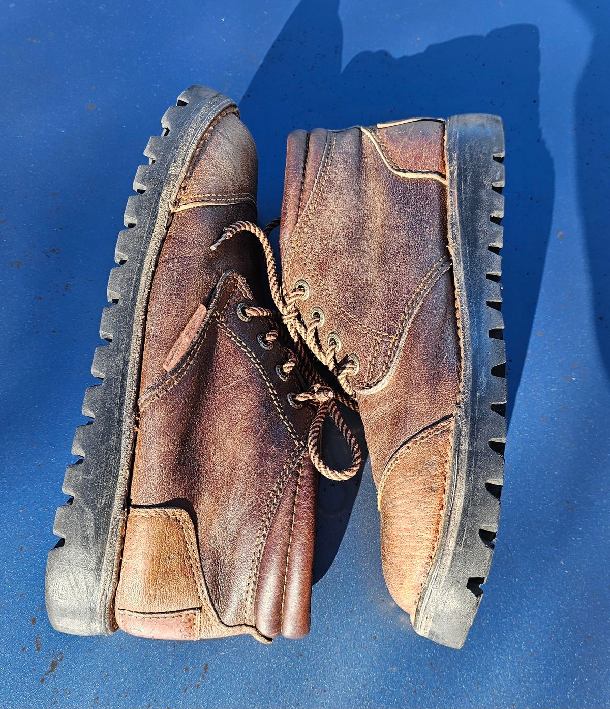 Photo by AlabamaBlacksmith on February 5, 2024 of the Westley Richards Courtney Boots Trackers in Courtney African Cape.