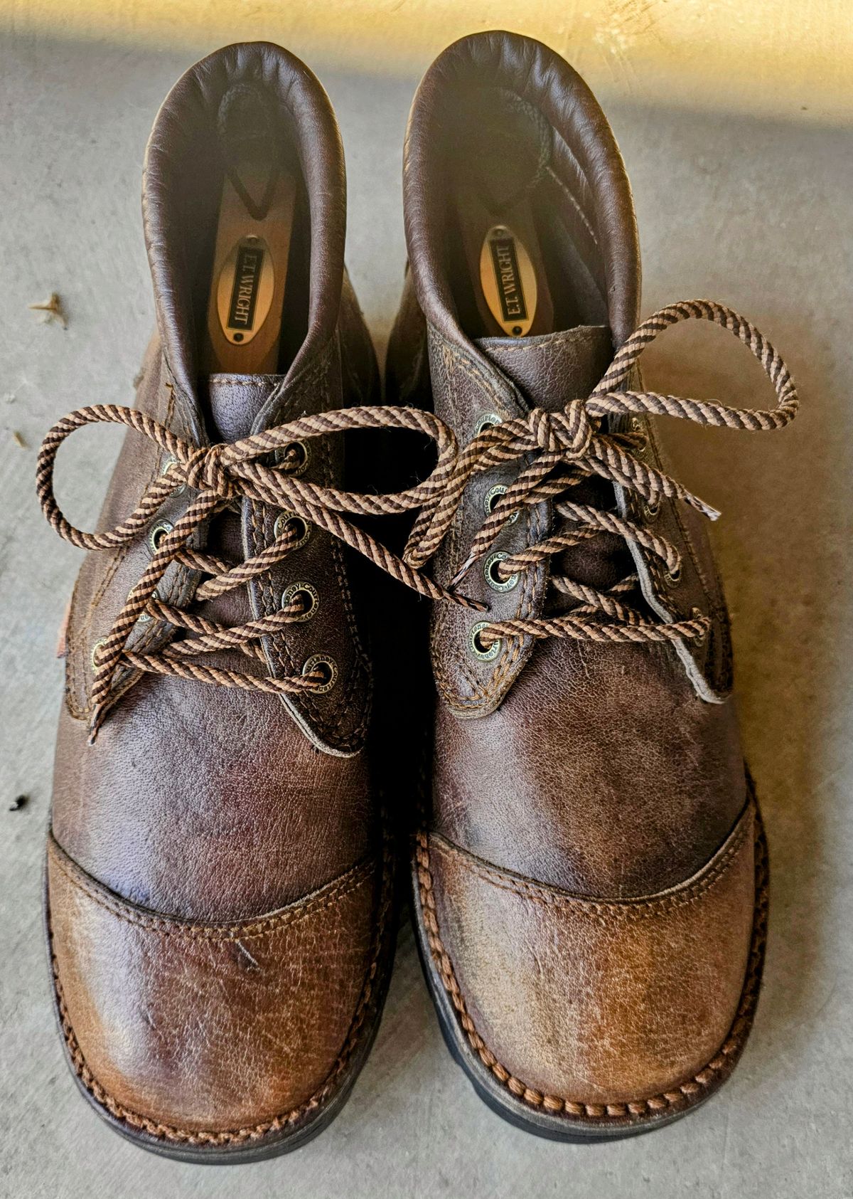 Photo by AlabamaBlacksmith on April 5, 2024 of the Westley Richards Courtney Boots Trackers in Courtney African Cape.