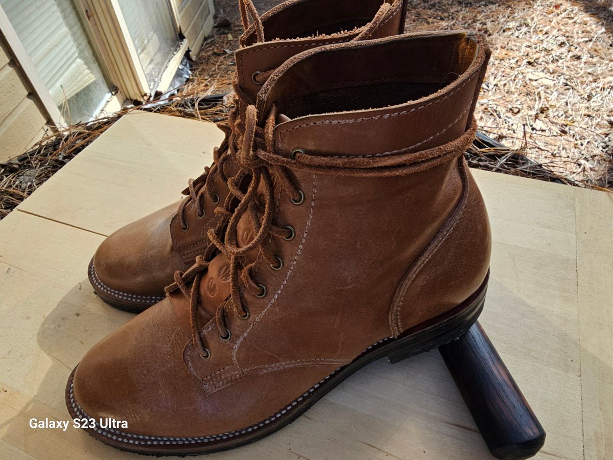 Photo by AlabamaBlacksmith on November 4, 2024 of the Oldspeed Service Boot 6” in S.B. Foot Timberjack Cedar.