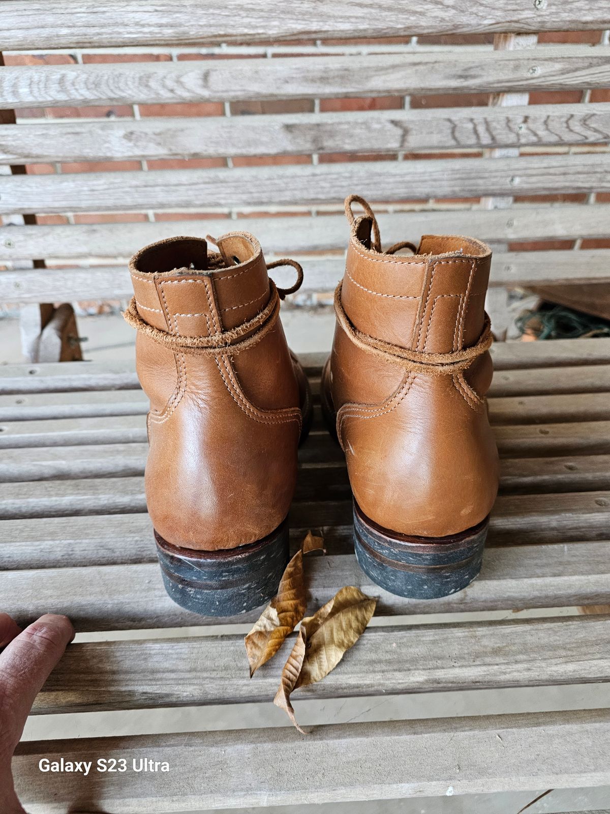 Photo by AlabamaBlacksmith on December 3, 2024 of the Oldspeed Service Boot 6” in S.B. Foot Timberjack Cedar.