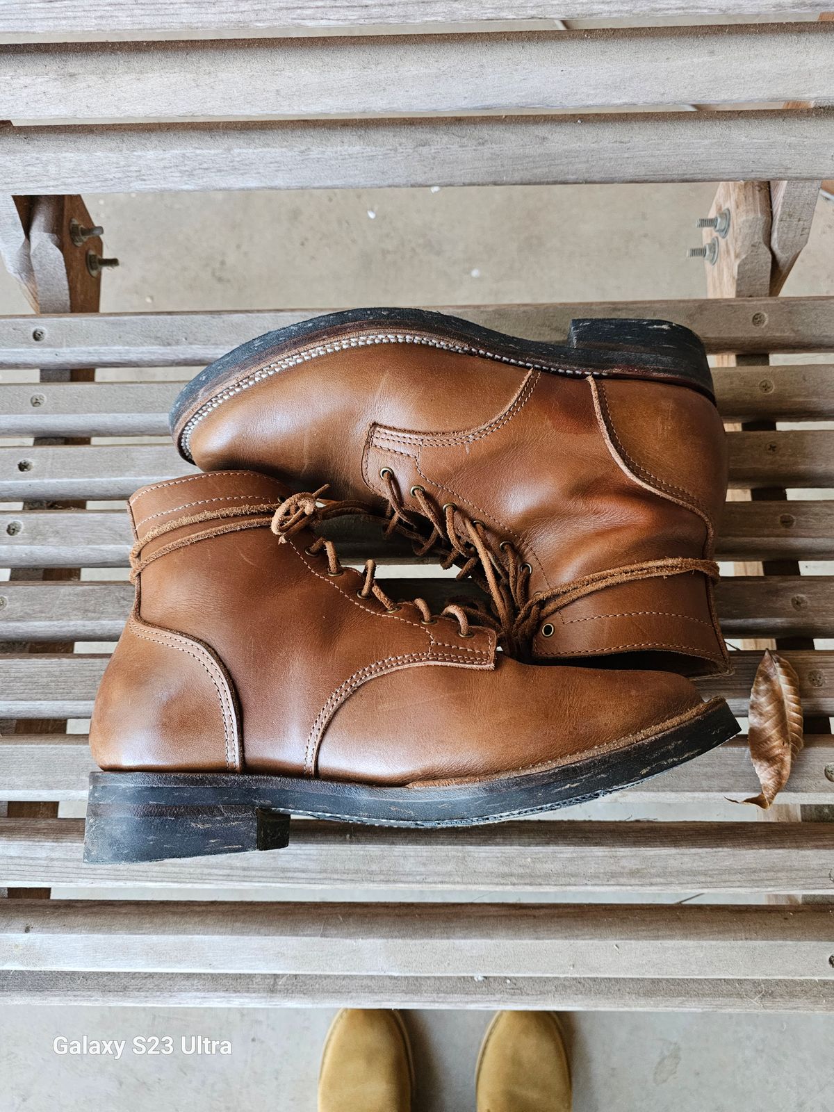 Photo by AlabamaBlacksmith on December 3, 2024 of the Oldspeed Service Boot 6” in S.B. Foot Timberjack Cedar.