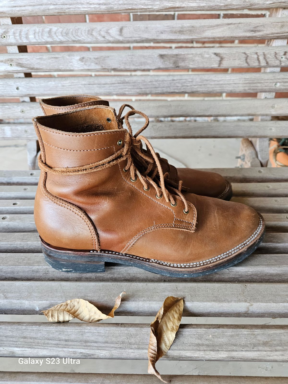 Photo by AlabamaBlacksmith on December 3, 2024 of the Oldspeed Service Boot 6” in S.B. Foot Timberjack Cedar.