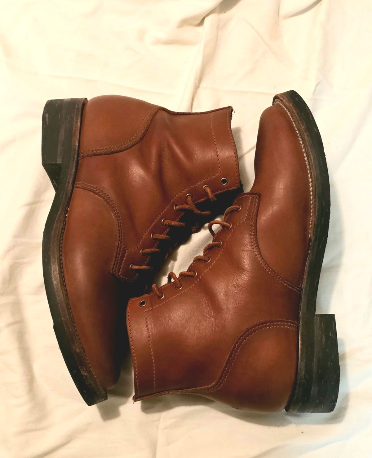 Photo by AlabamaBlacksmith on January 6, 2025 of the Oldspeed Service Boot 6” in S.B. Foot Timberjack Cedar.