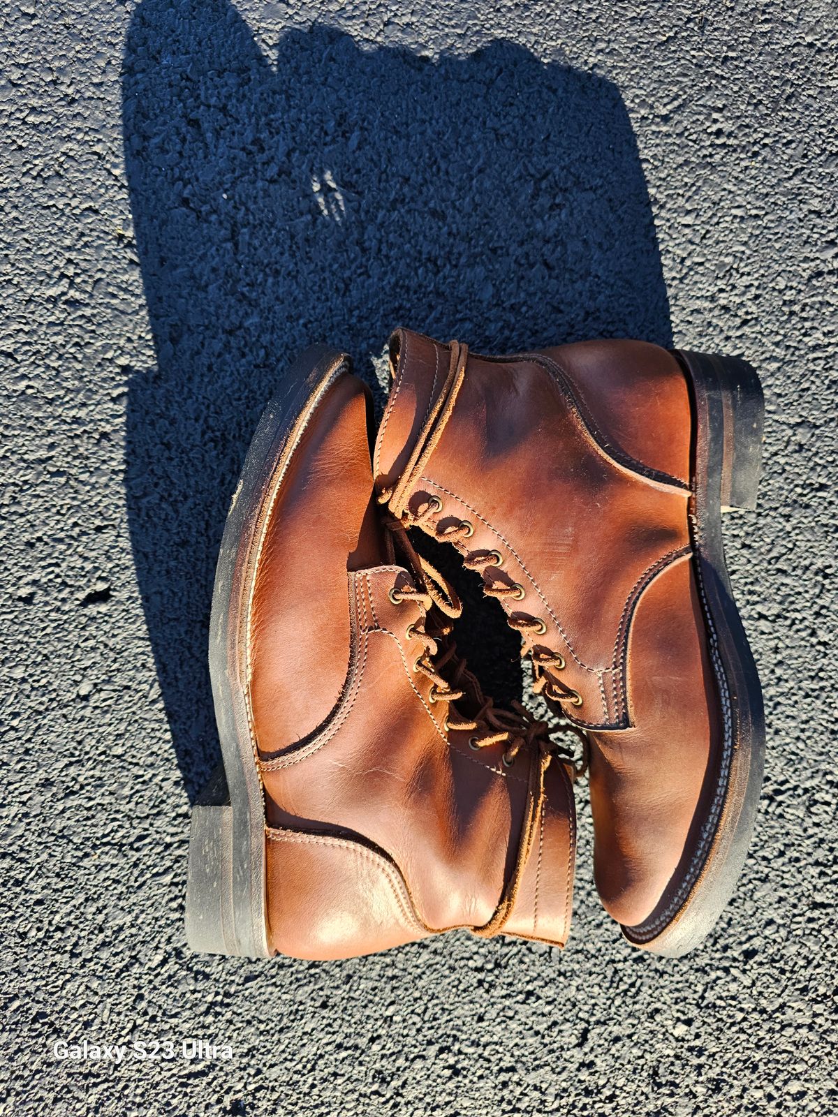Photo by AlabamaBlacksmith on February 3, 2025 of the Oldspeed Service Boot 6” in S.B. Foot Timberjack Cedar.