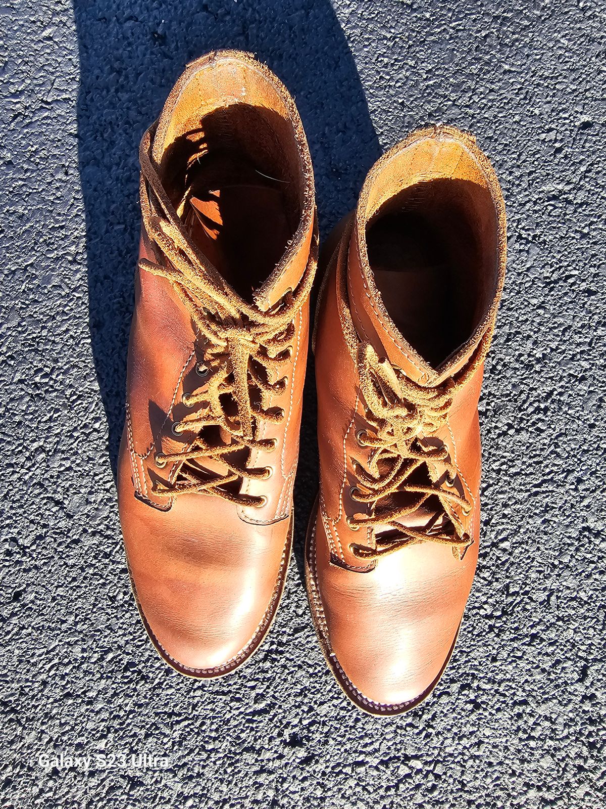 Photo by AlabamaBlacksmith on February 3, 2025 of the Oldspeed Service Boot 6” in S.B. Foot Timberjack Cedar.