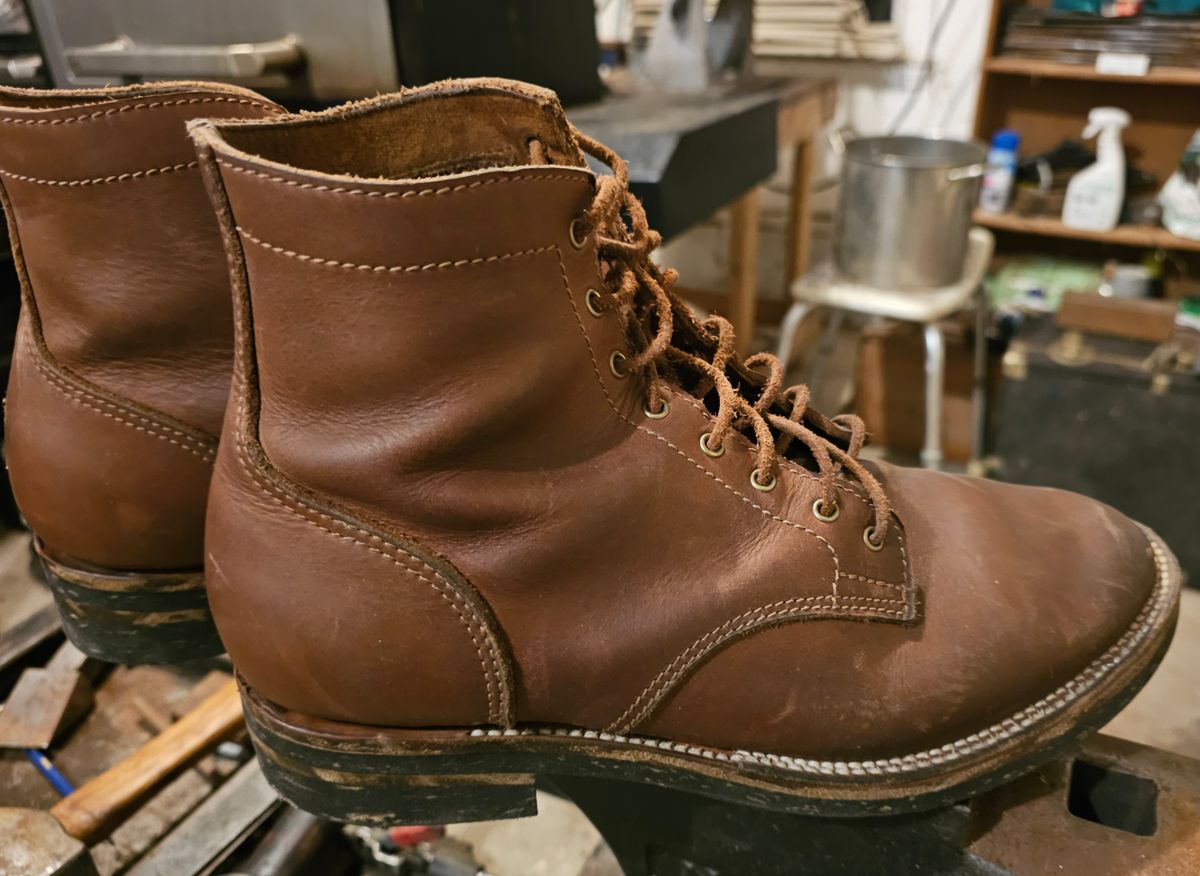Photo by AlabamaBlacksmith on March 4, 2025 of the Oldspeed Service Boot 6” in S.B. Foot Timberjack Cedar.