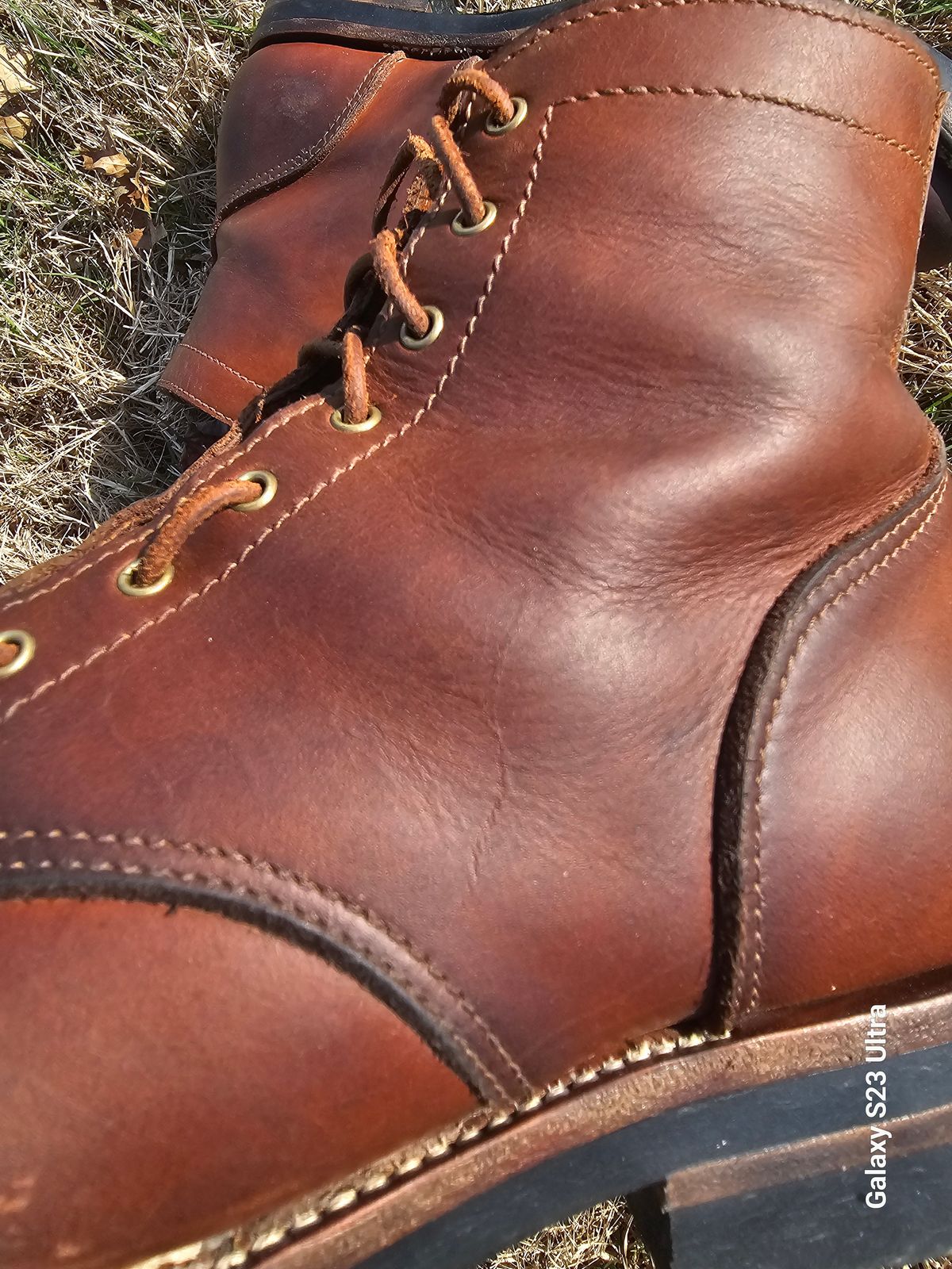 Photo by AlabamaBlacksmith on April 4, 2025 of the Oldspeed Service Boot 6” in S.B. Foot Timberjack Cedar.