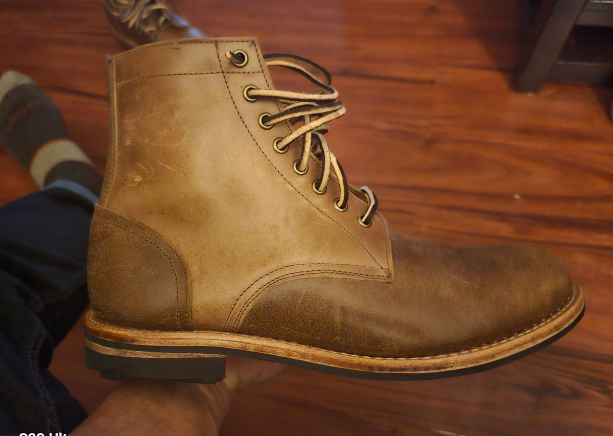 Photo by AlabamaBlacksmith on May 18, 2024 of the Oak Street Bootmakers Field Boot in Maryam Natural Reverse Horsebutt.