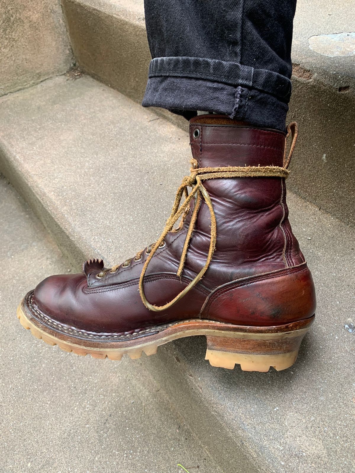 Photo by brooklyn_bb on July 17, 2022 of the White's Bounty Hunter in Horween Color 8 Chromexcel.