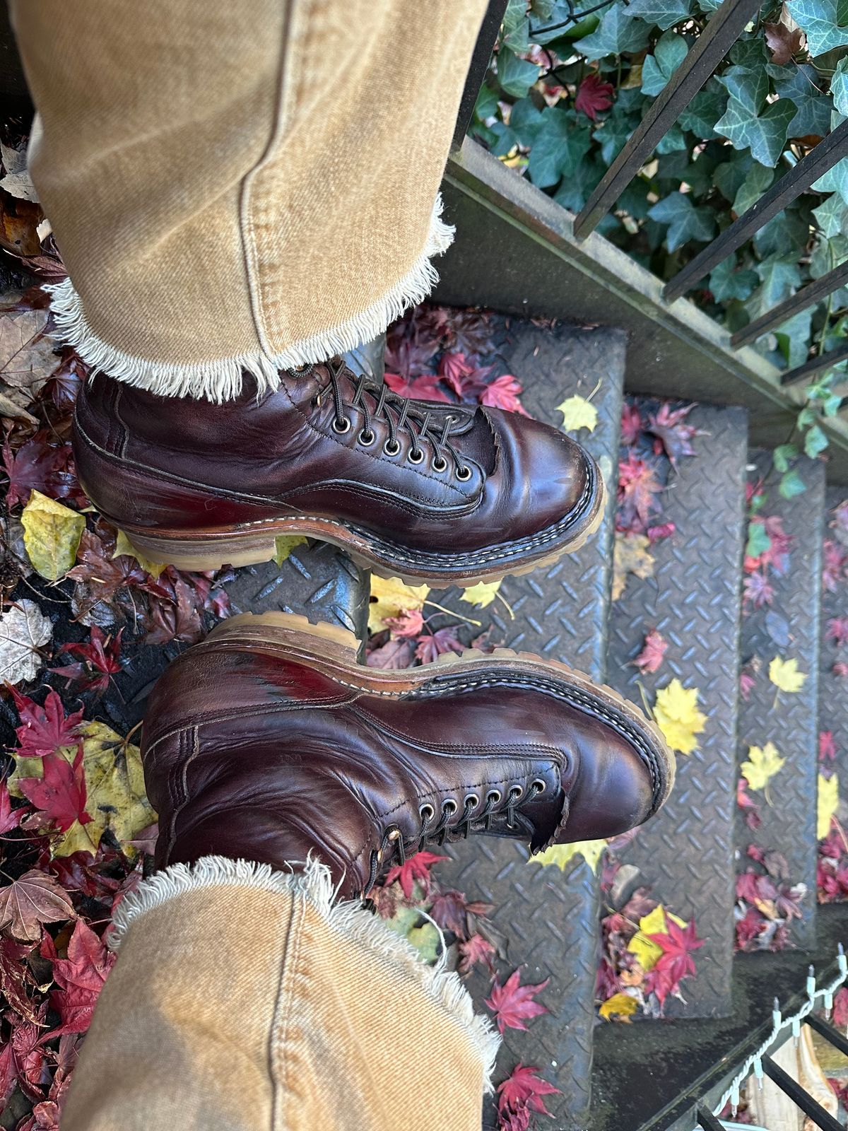Photo by brooklyn_bb on December 4, 2022 of the White's Bounty Hunter in Horween Color 8 Chromexcel.