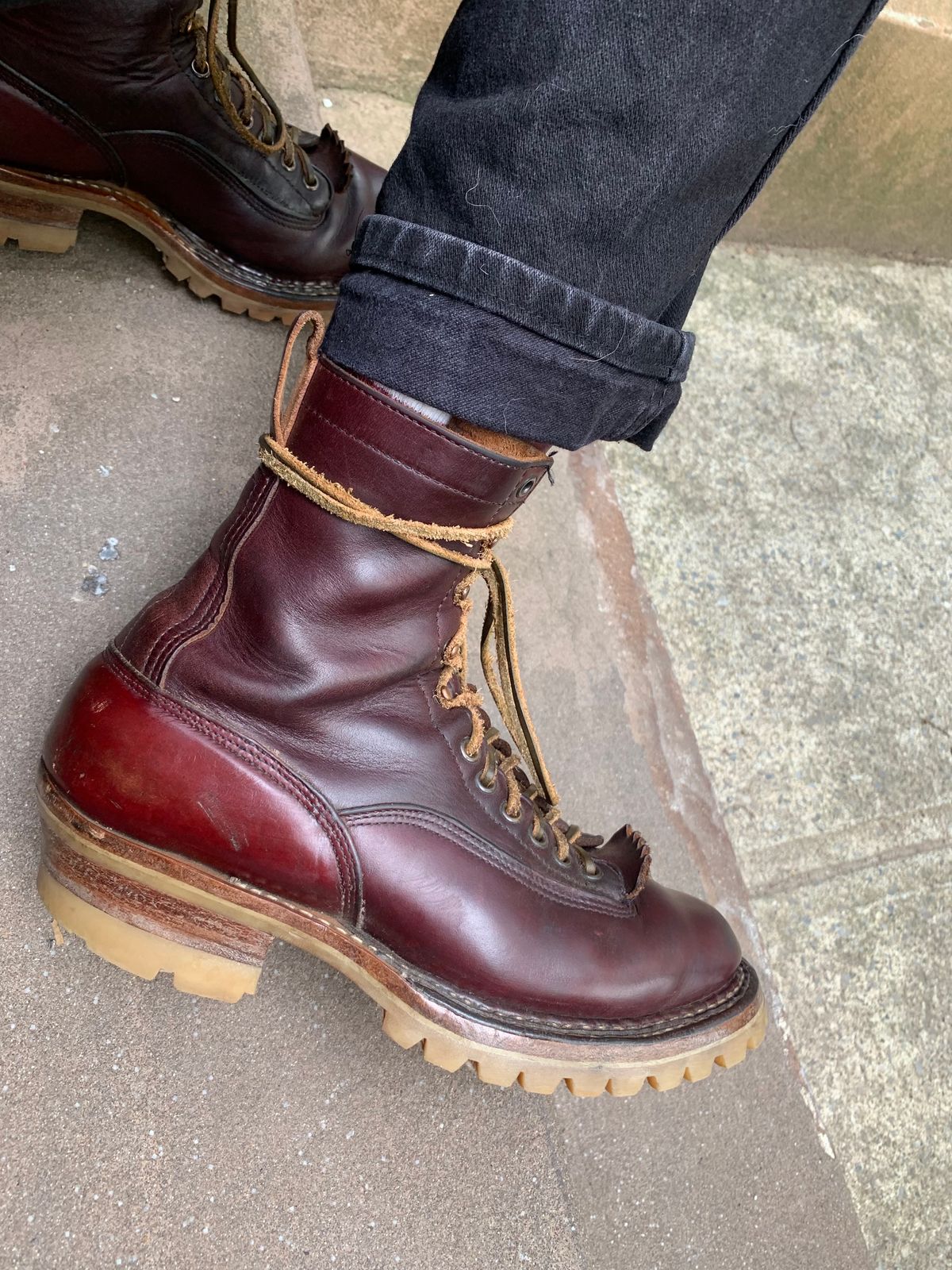 Photo by brooklyn_bb on July 17, 2022 of the White's Bounty Hunter in Horween Color 8 Chromexcel.