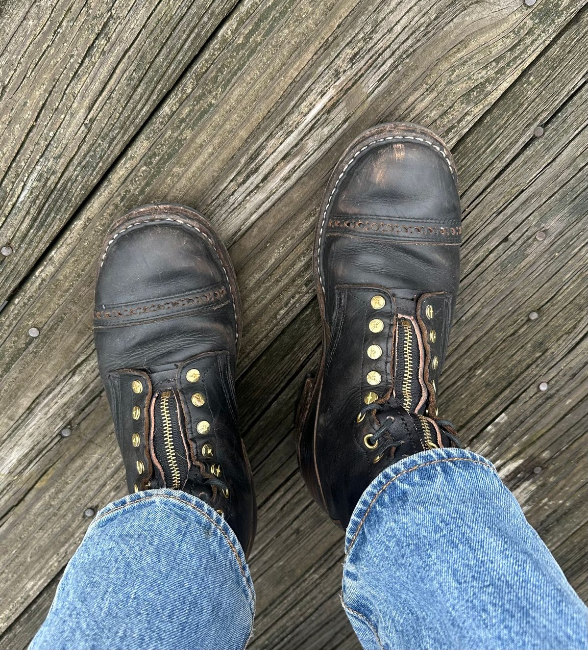 Photo by brooklyn_bb on March 31, 2025 of the White's Bounty Hunter in Horween Black Chromexcel.
