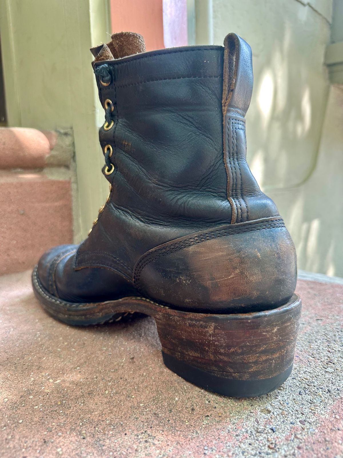 Photo by philly_bb on June 26, 2025 of the White's Bounty Hunter in Horween Black Chromexcel.