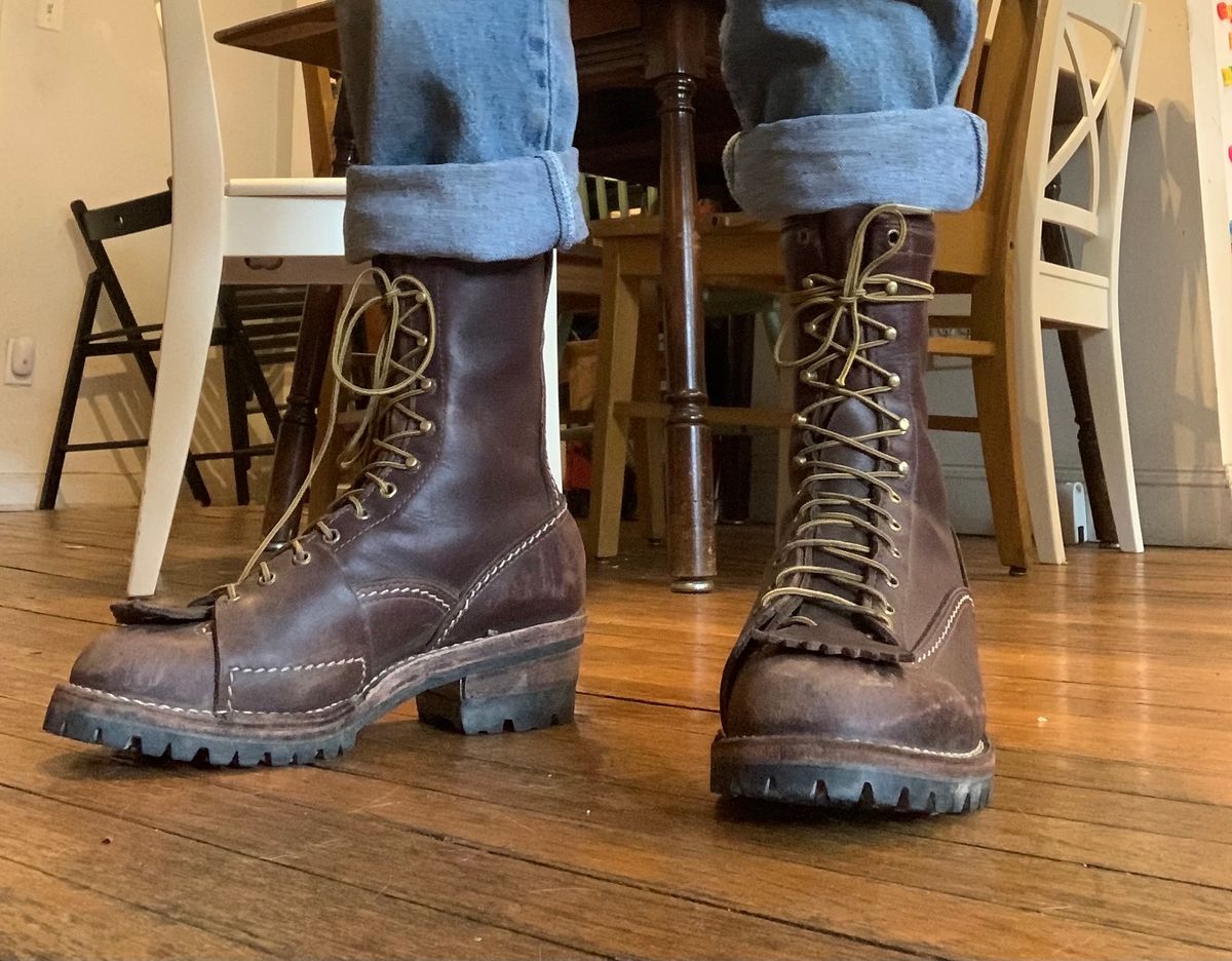 Photo by brooklyn_bb on July 29, 2022 of the Wesco Highliner in brown (polished black).