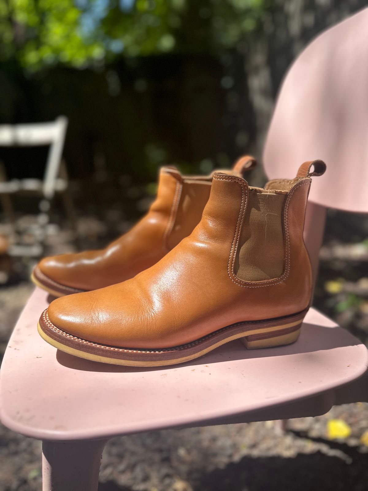 Photo by brooklyn_bb on May 25, 2023 of the Flame Panda Wholecut Chelsea in Tochigi Natural Cowhide.
