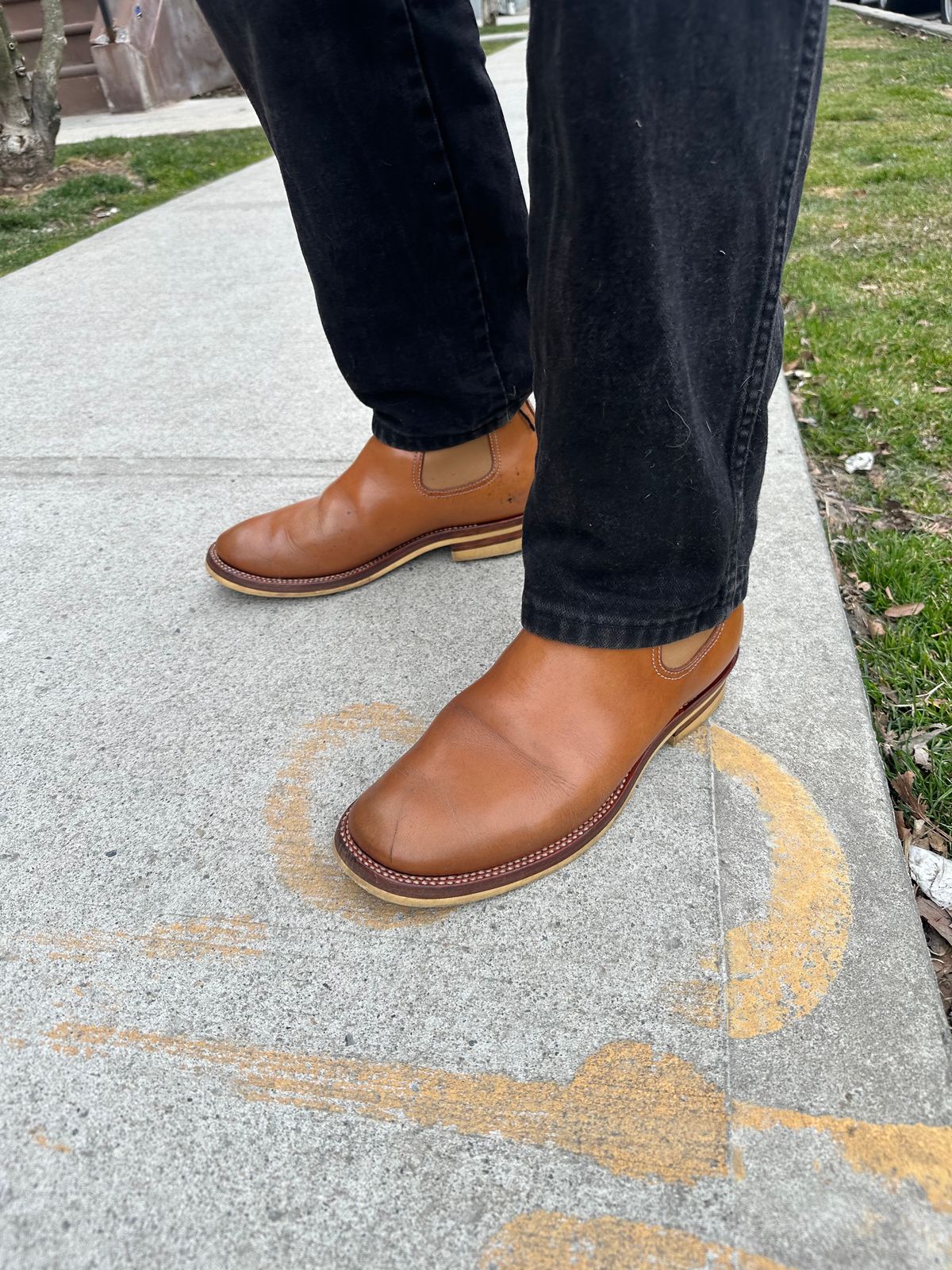 Photo by brooklyn_bb on February 27, 2024 of the Flame Panda Wholecut Chelsea in Tochigi Natural Cowhide.