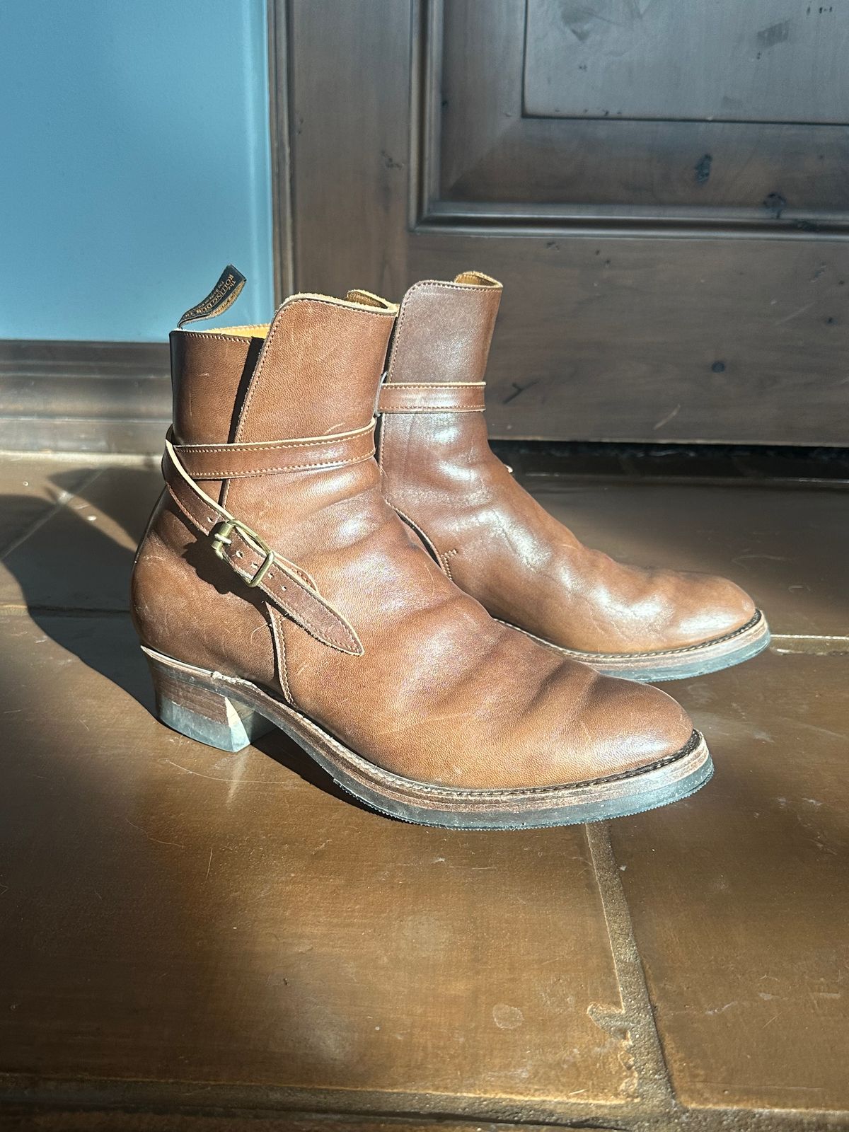 Photo by brooklyn_bb on December 26, 2024 of the Rolling Dub Trio Griffin Jodhpur in Similar Brown Horsebutt #1010.