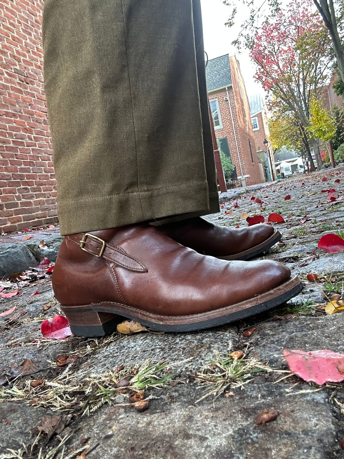 Photo by philly_bb on November 9, 2025 of the Rolling Dub Trio Griffin Jodhpur in Similar Brown Horsebutt #1010.