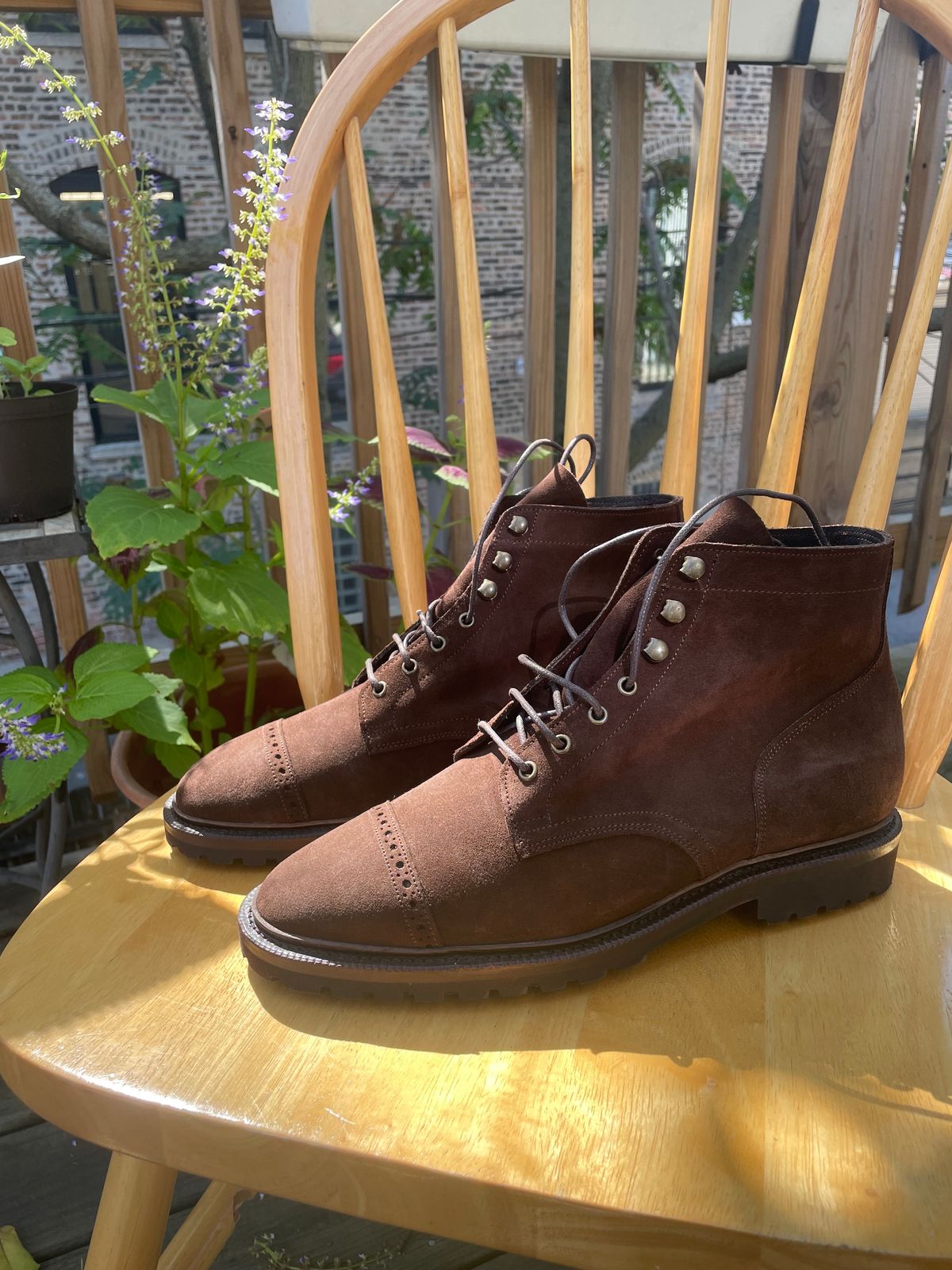 Photo by ohheyboots on October 1, 2024 of the Meermin Service Boot in Superbuck Brown Suede.