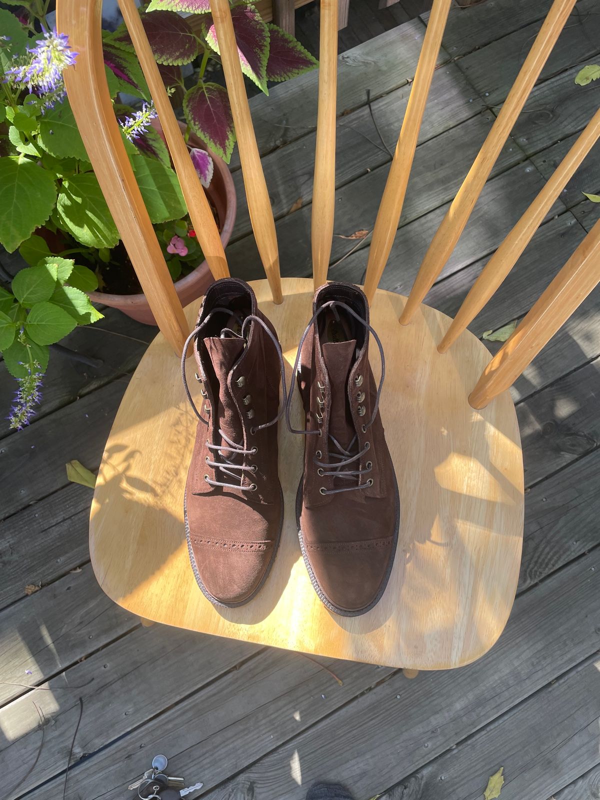 Photo by ohheyboots on October 1, 2024 of the Meermin Service Boot in Superbuck Brown Suede.