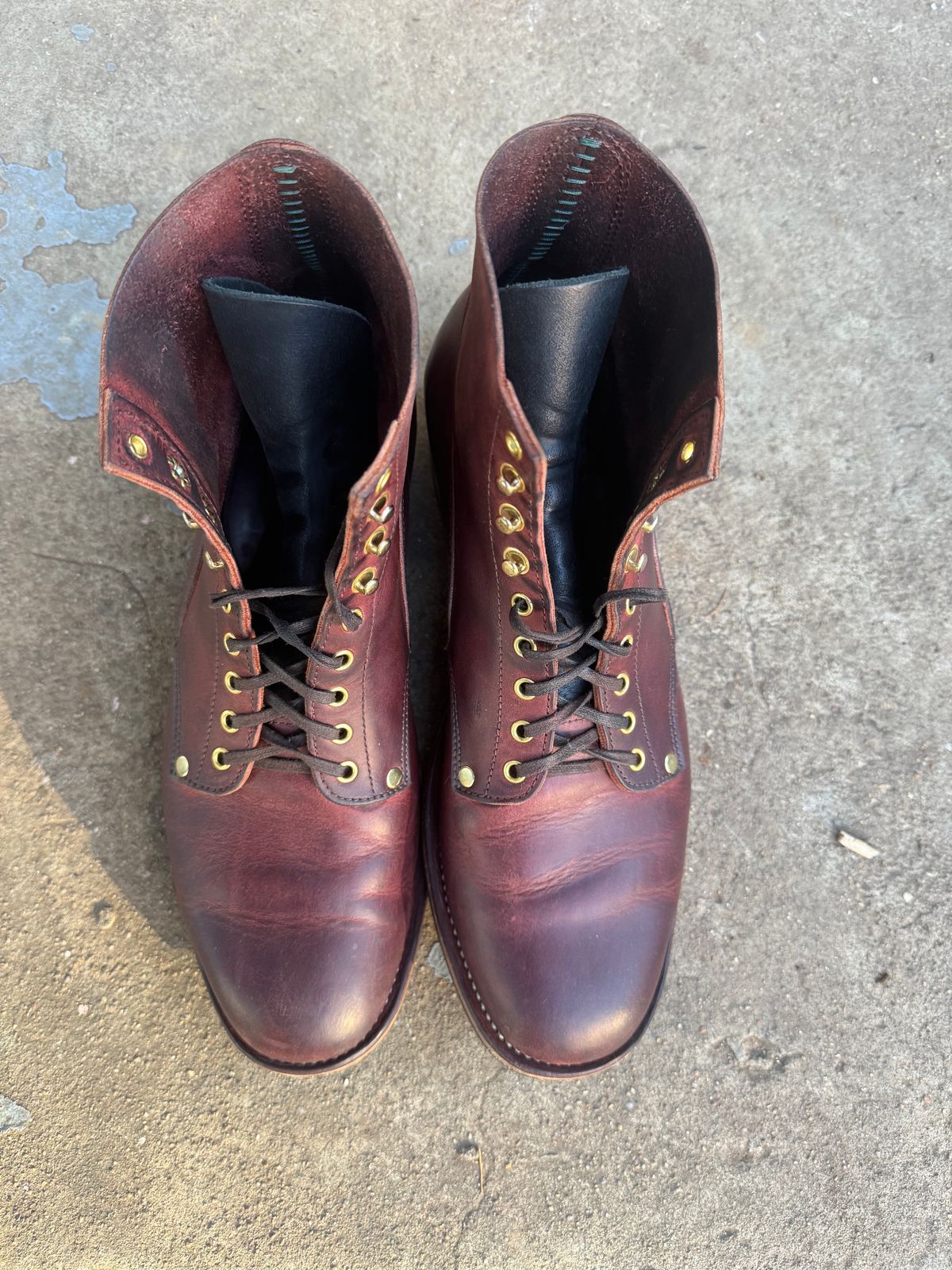 Photo by endlessmike on January 3, 2024 of the NF Bootmaker Fritz Boot in Tempesti Baku & Horween Tumbled Black Chromexcel.