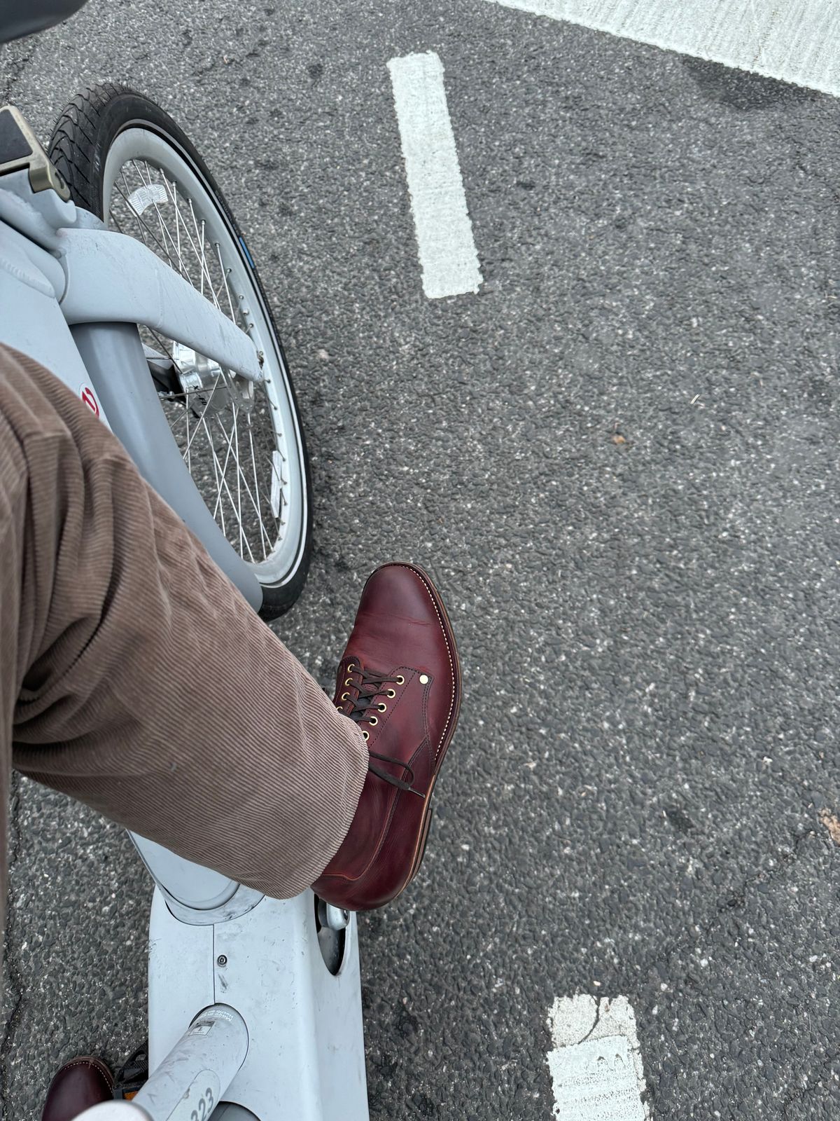 Photo by endlessmike on March 1, 2024 of the NF Bootmaker Fritz Boot in Tempesti Baku & Horween Tumbled Black Chromexcel.