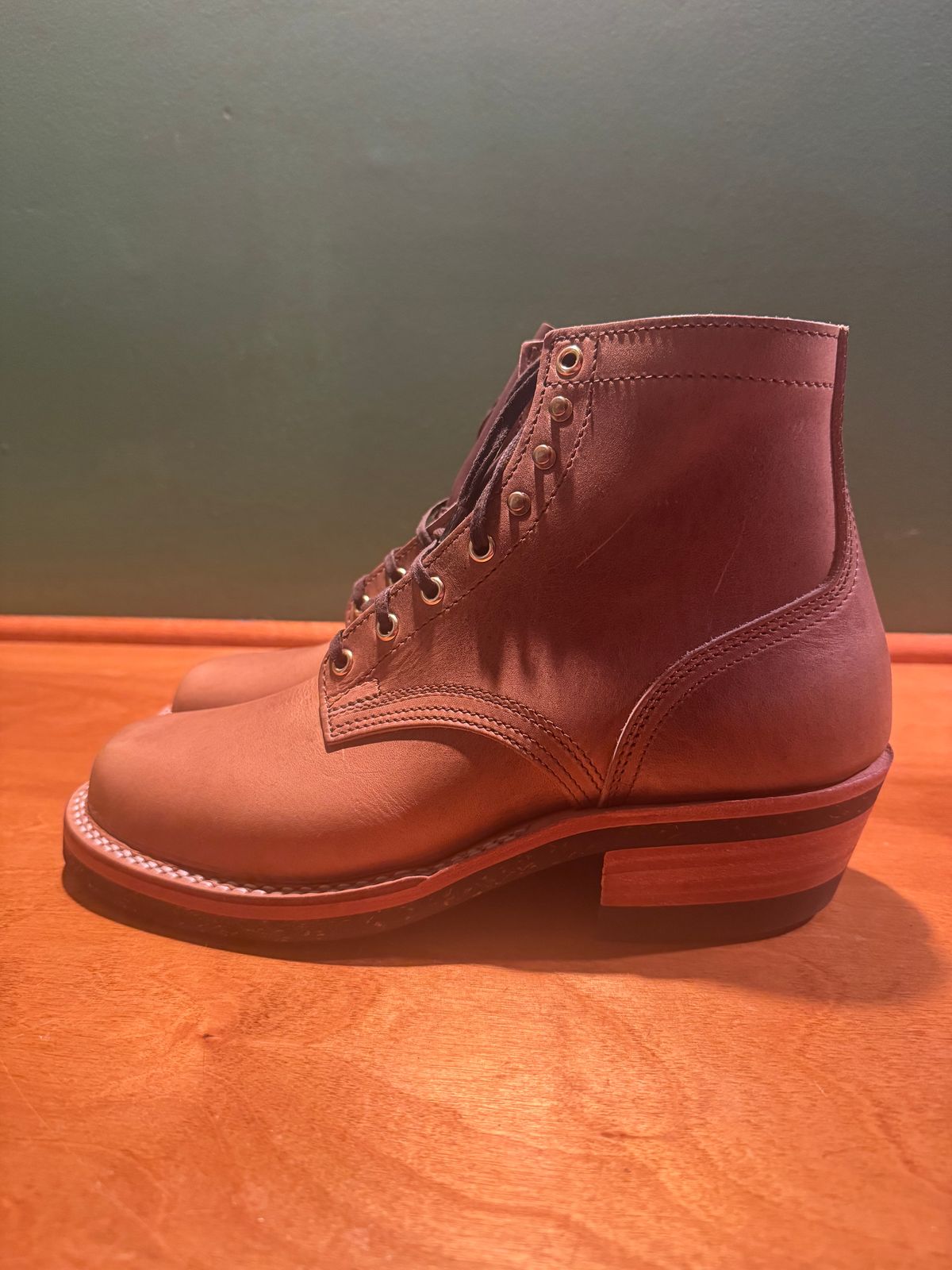 Photo by endlessmike on October 1, 2025 of the Nicks Lace Up Heritage in Horween Natural Cypress.