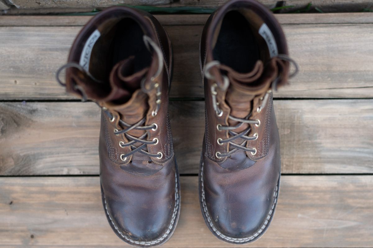 Photo by ImaGoat on November 6, 2023 of the Nicks MTO in Horween Orange Predator.