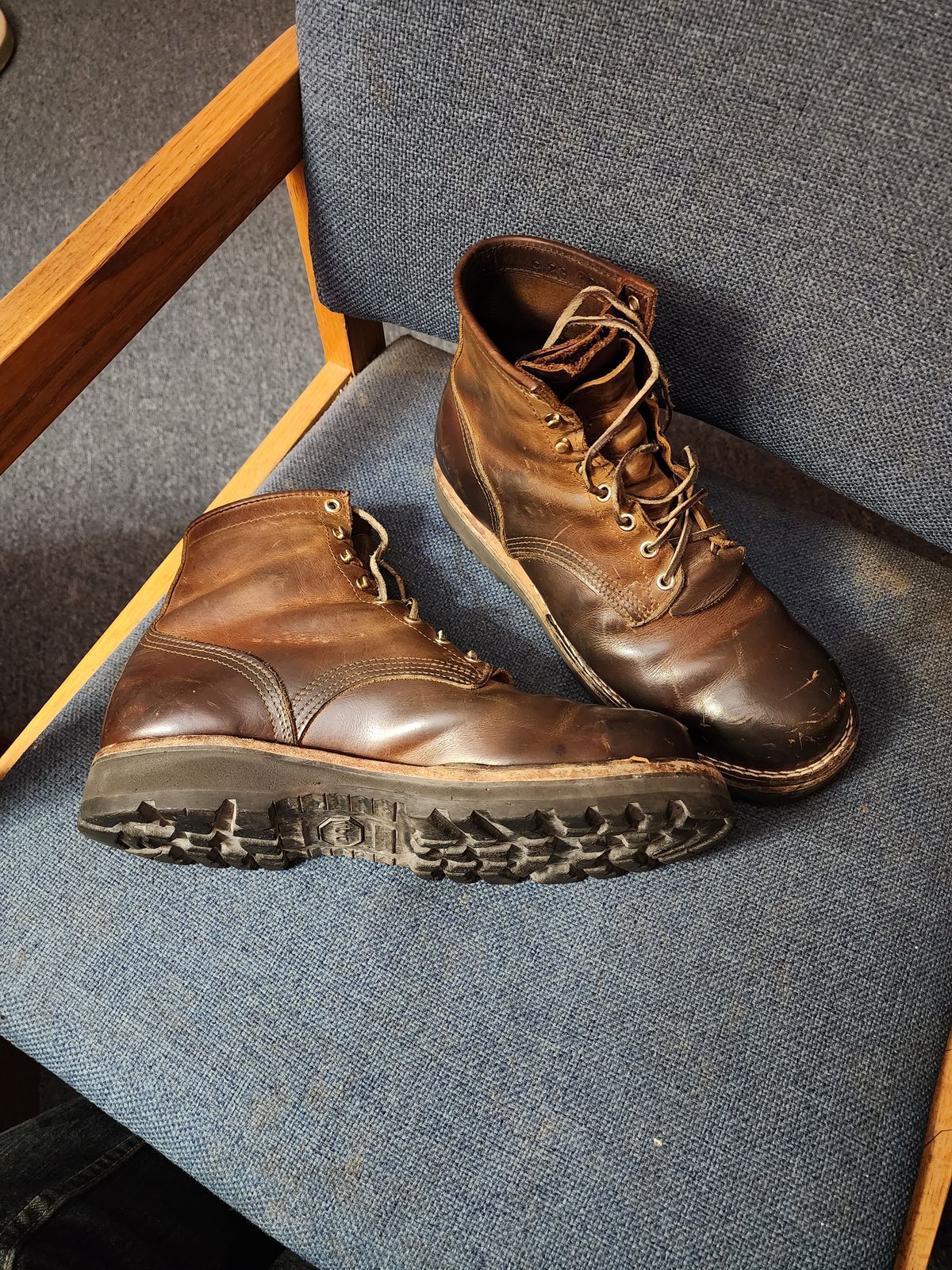 Photo by ImaGoat on December 12, 2023 of the Nicks MTO in Horween Orange Predator.