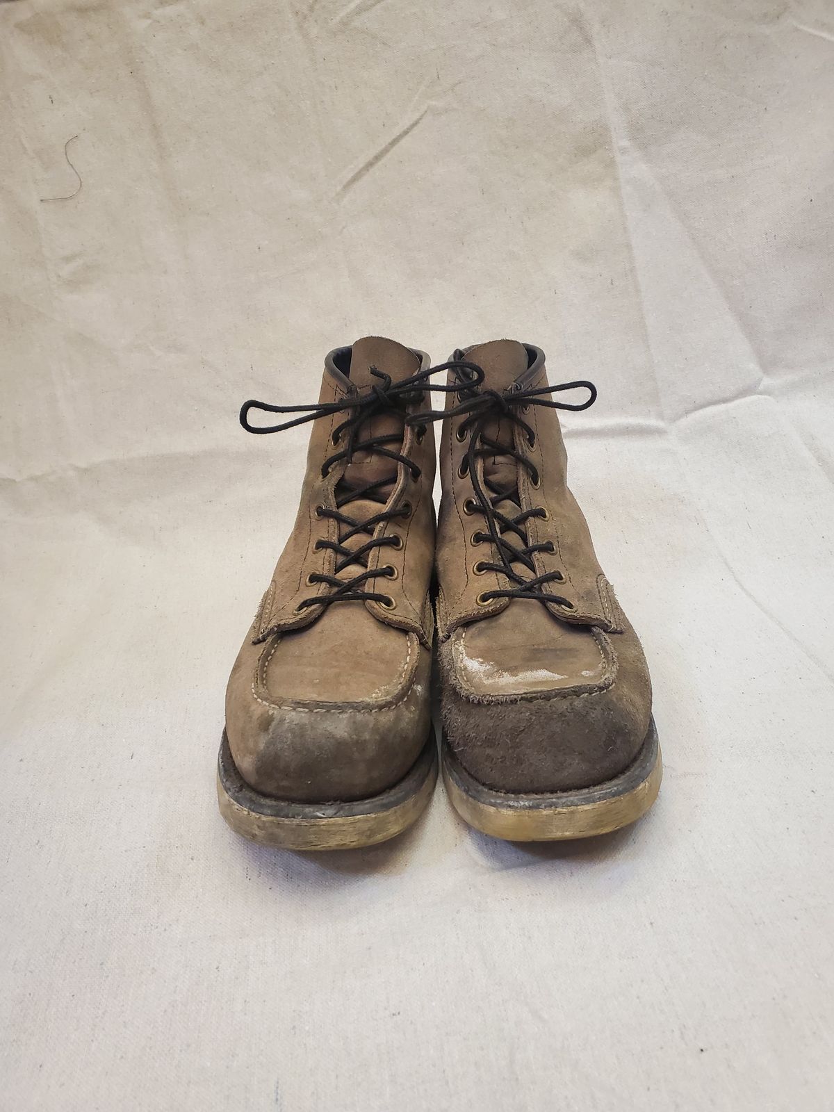Photo by eric_in_minne on December 6, 2022 of the Red Wing 6-Inch Classic Moc in S.B. Foot Slate Muleskinner.
