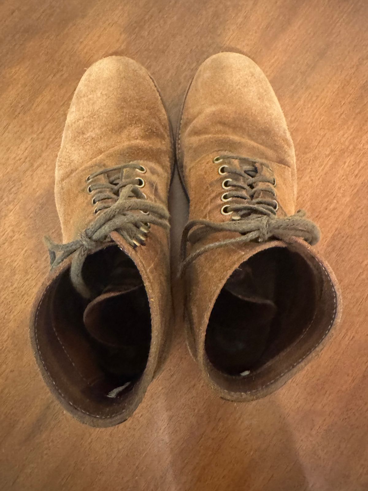 Photo by ridepaso on February 27, 2026 of the Oak Street Bootmakers Trench Boot in Horween Natural Chromexcel Roughout.