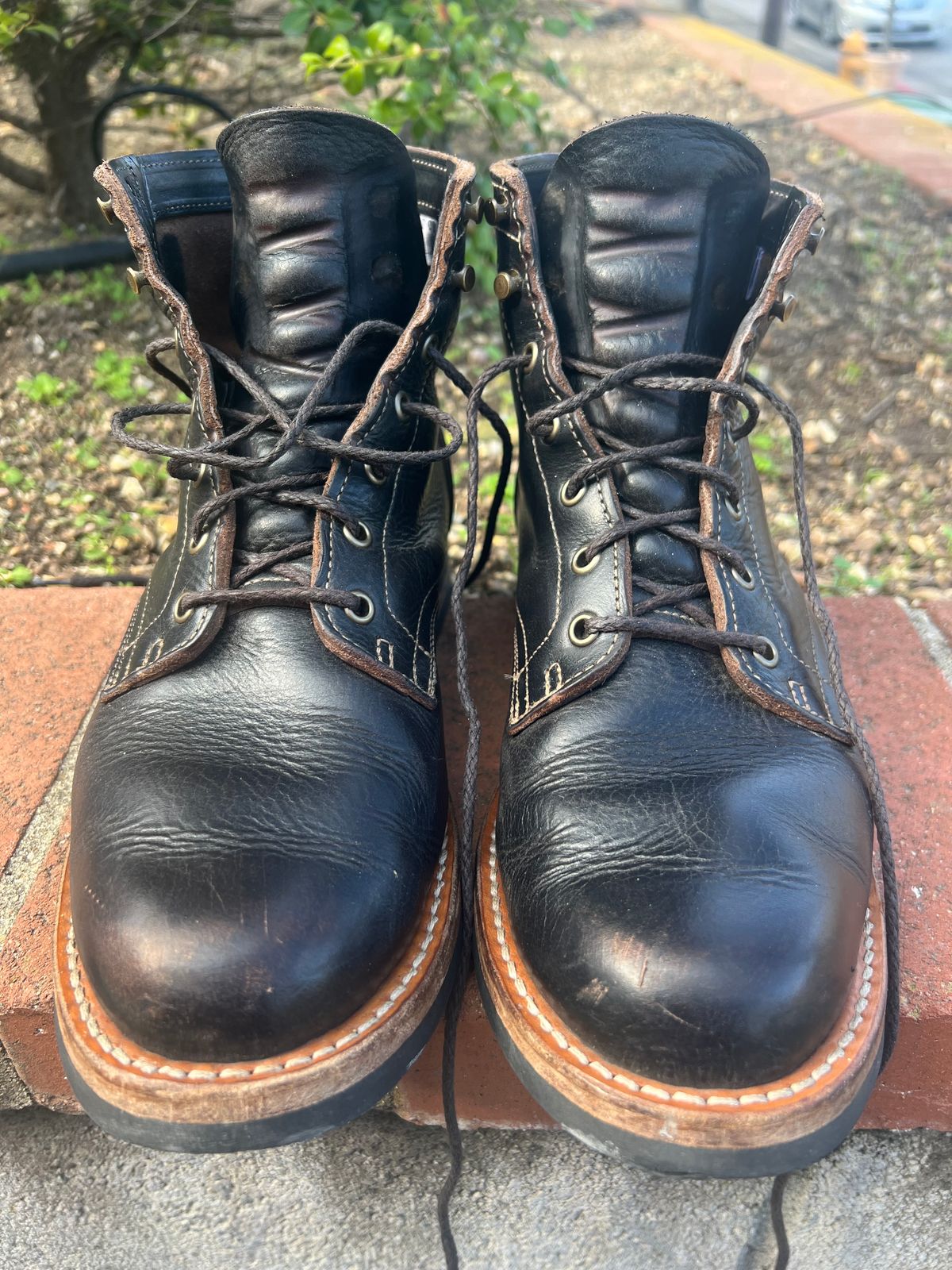Photo by ridepaso on January 15, 2024 of the Truman Service Boot in Black Teacore.