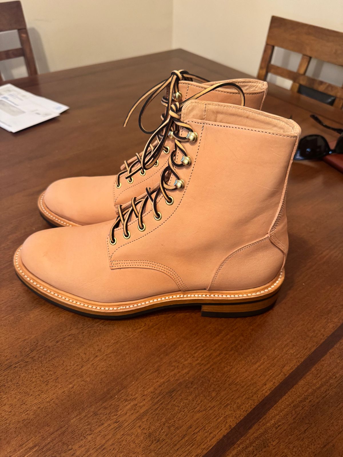 Photo by ridepaso on December 20, 2024 of the Unmarked DB Hunter in Unknown Natural Veg Tan.