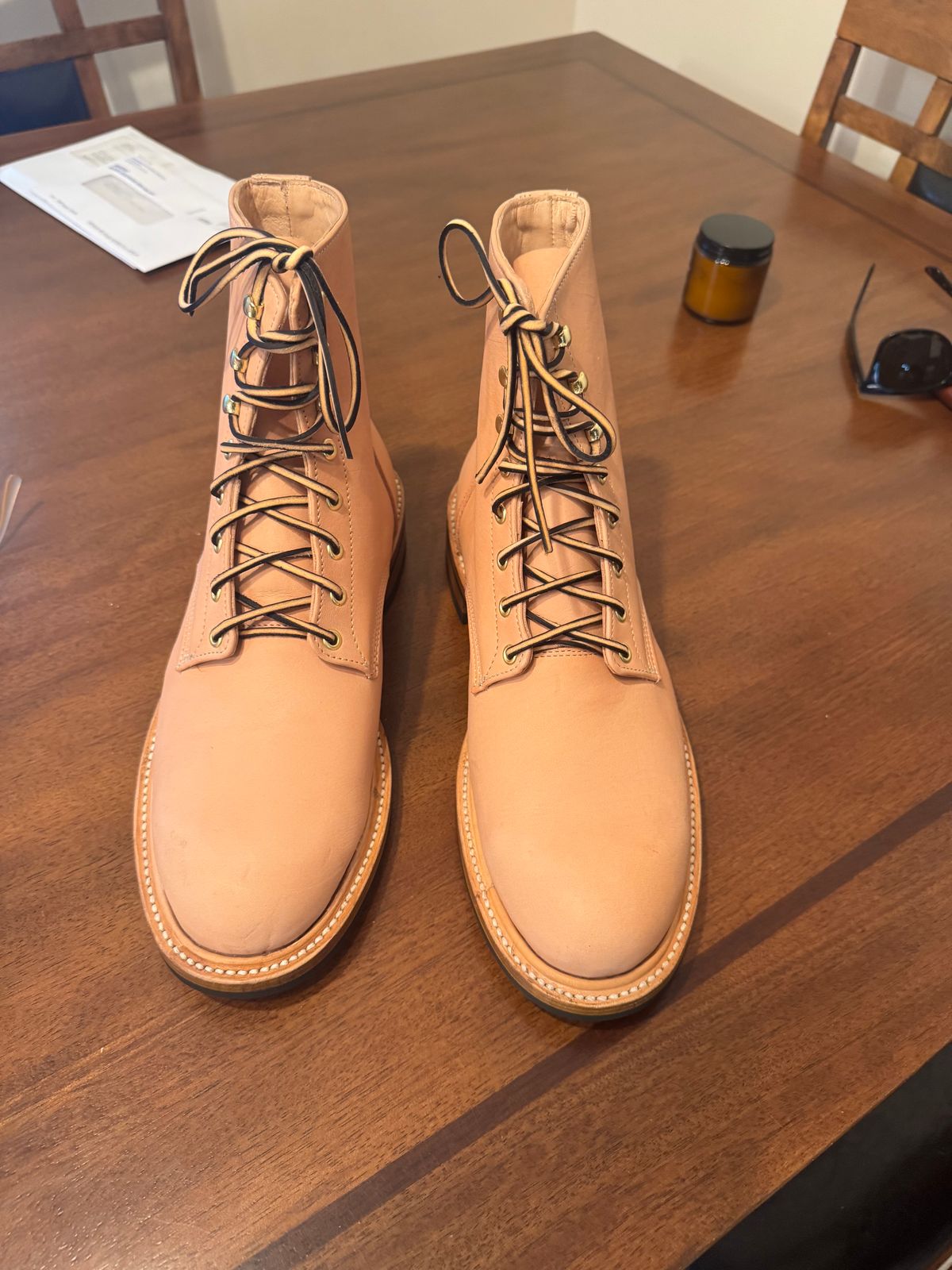 Photo by ridepaso on December 20, 2024 of the Unmarked DB Hunter in Unknown Natural Veg Tan.