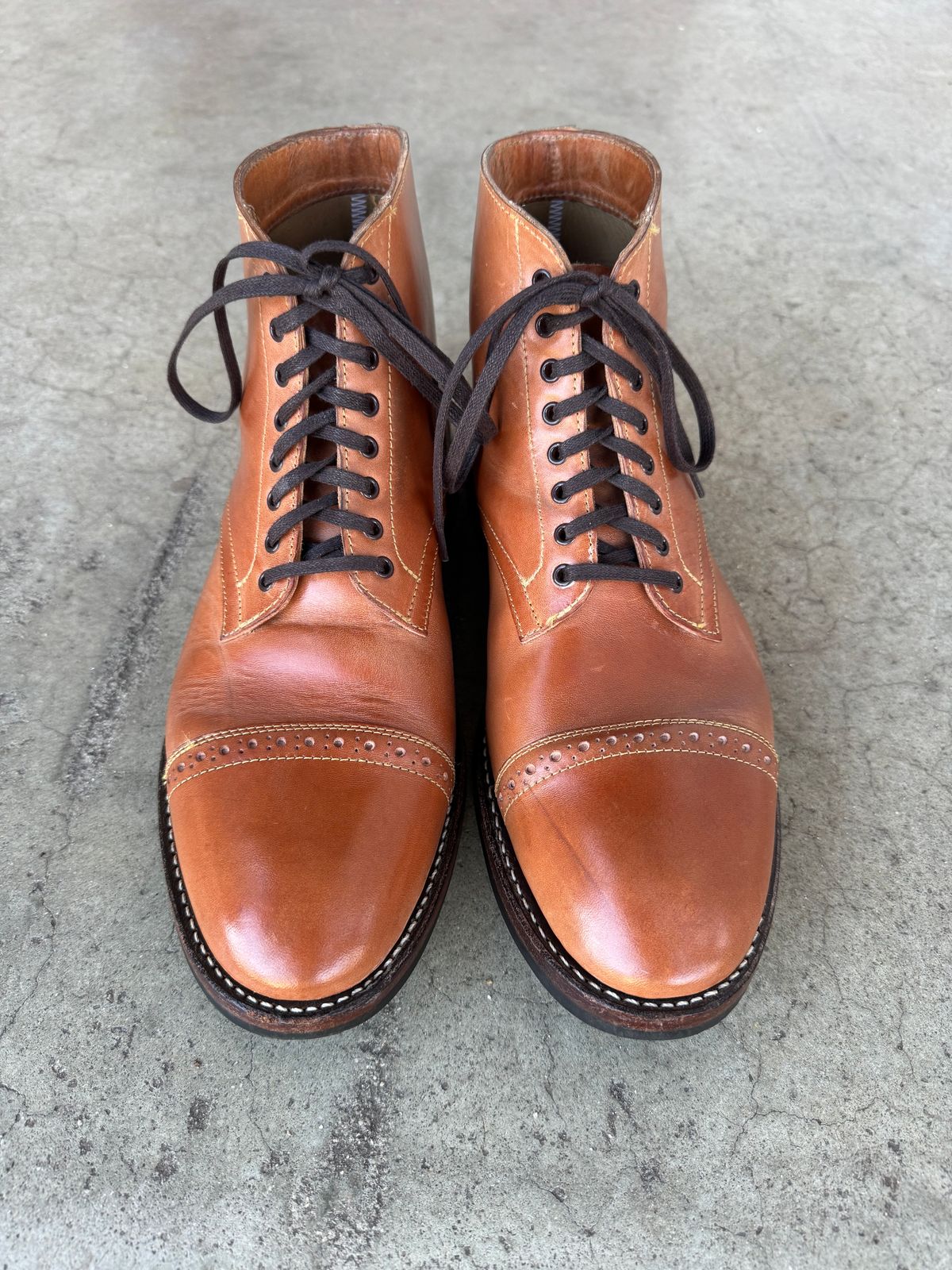 Photo by ridepaso on February 24, 2024 of the Oak Street Bootmakers Lakeshore Boot in Maryam Natural Horsebutt.