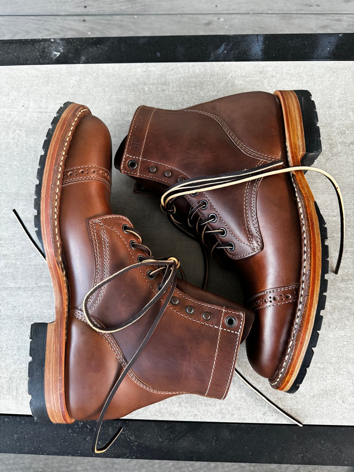 Photo by mondoshizmo on October 1, 2023 of the White's MP-M1TC in Horween British Tan Chromexcel.
