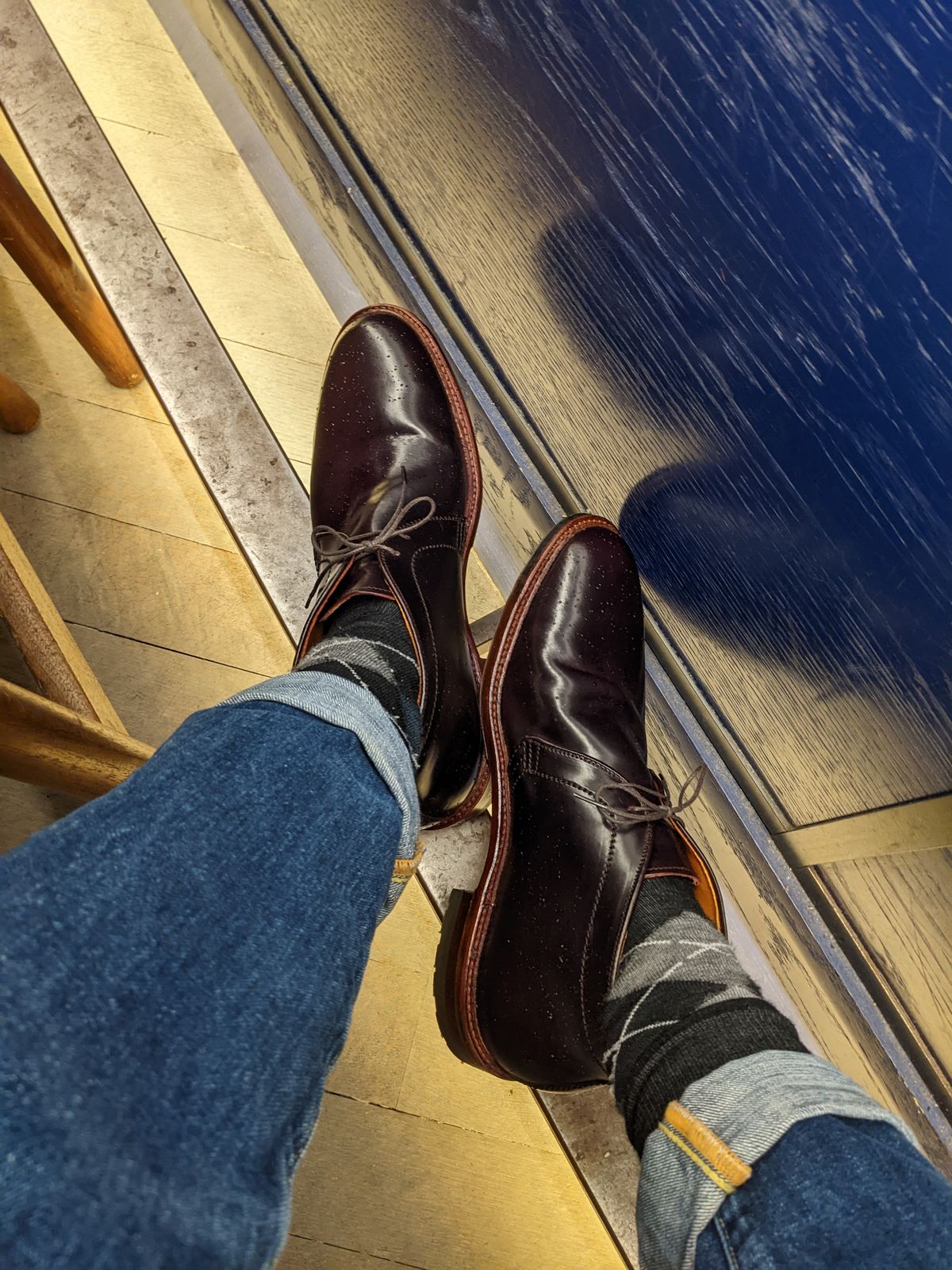 Photo by tastyplacement on October 3, 2022 of the Alden 2-Eyelet Chukka in Horween Color 8 Shell Cordovan.