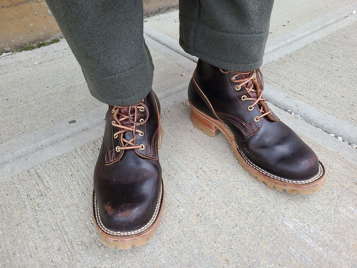 Photo by cloud668 on March 1, 2023 of the Nicks Urban Logger in Horween Brown Waxed Flesh.