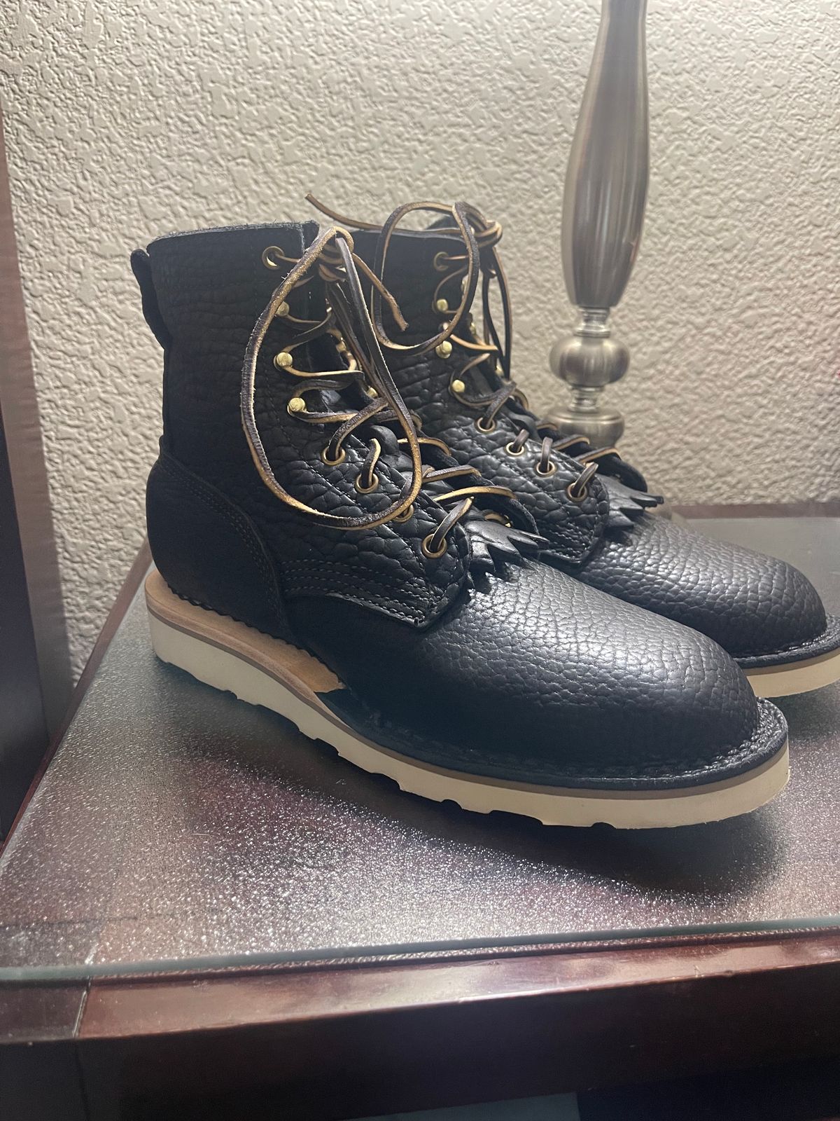 Photo by RottenOnion on October 11, 2023 of the JK Boots Forefront in Shadow Bison.