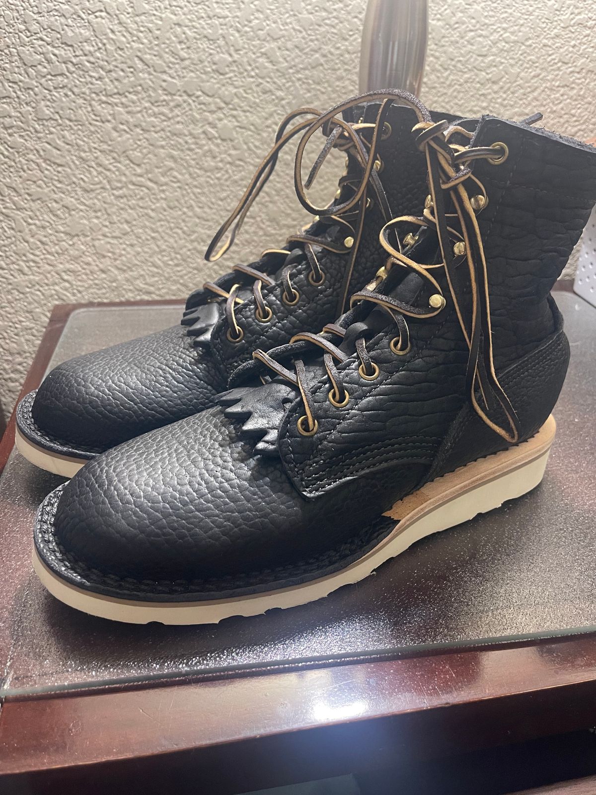 Photo by RottenOnion on October 11, 2023 of the JK Boots Forefront in Shadow Bison.