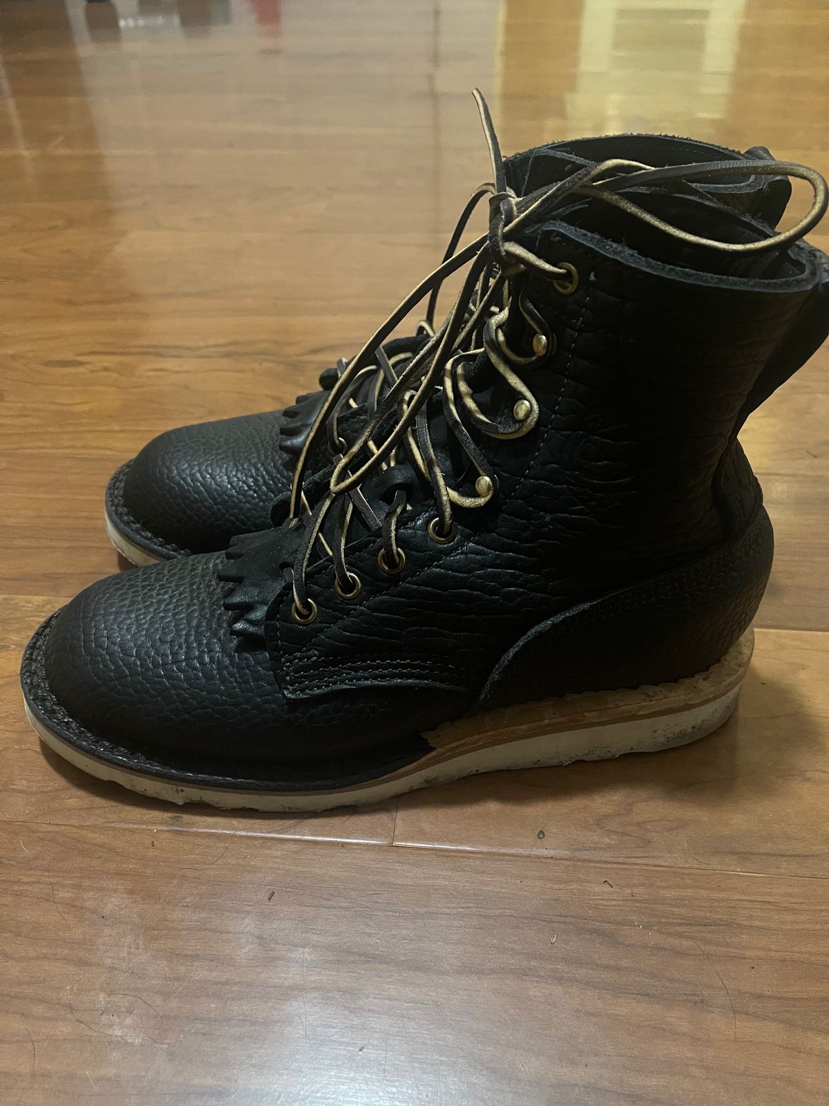 Photo by RottenOnion on November 9, 2023 of the JK Boots Forefront in Shadow Bison.