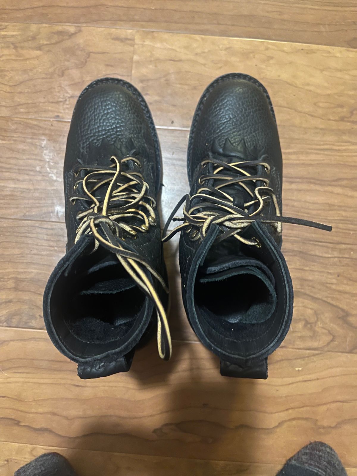 Photo by RottenOnion on November 9, 2023 of the JK Boots Forefront in Shadow Bison.