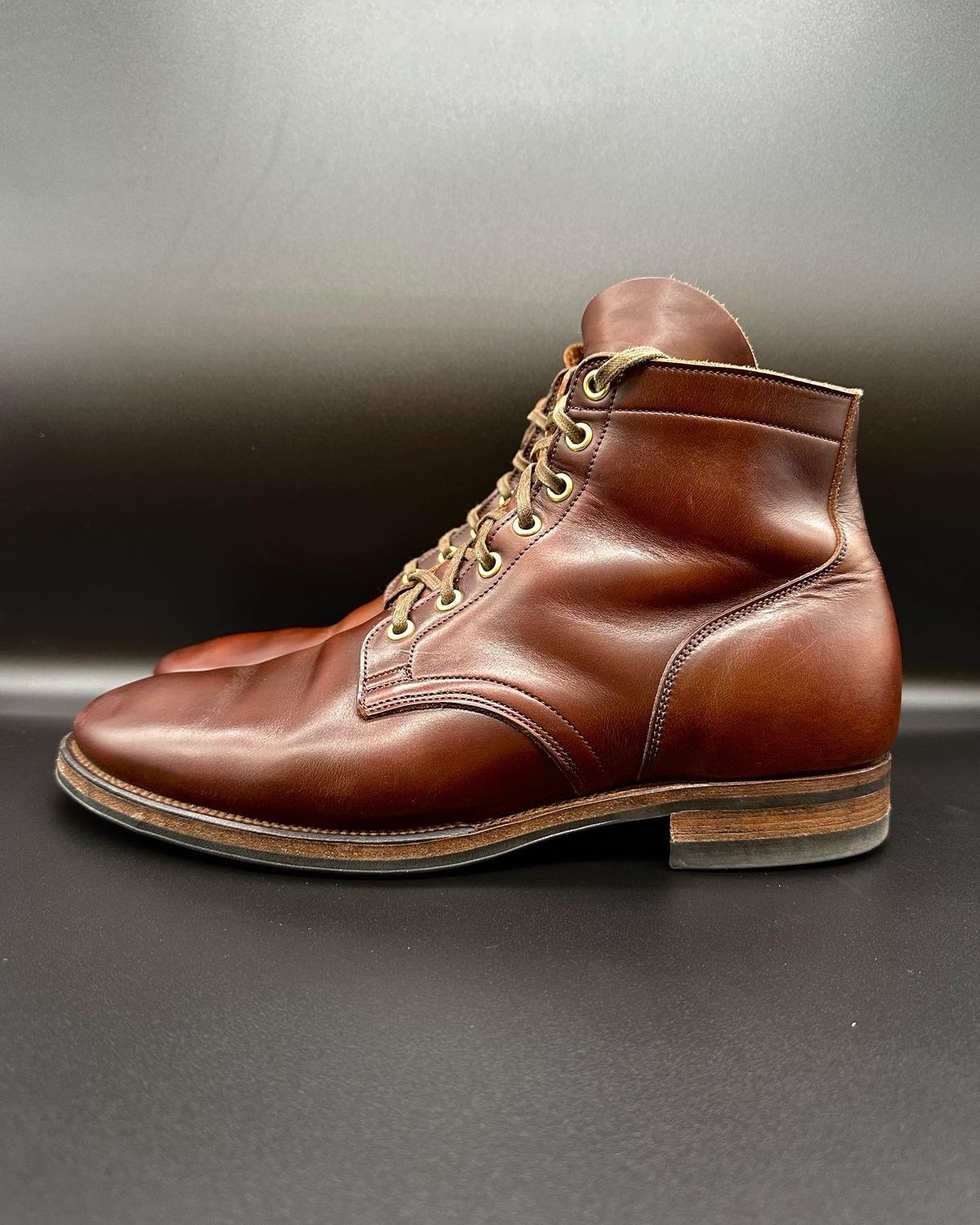 Photo by turns31 on January 3, 2023 of the Viberg Service Boot in Horween Brown Chromexcel.