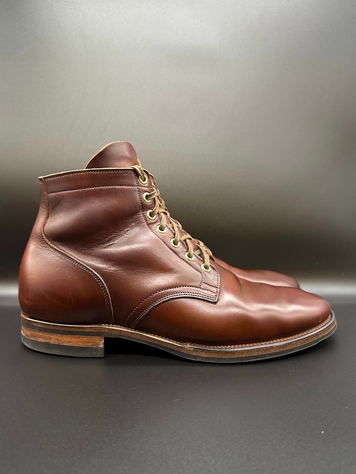 Photo by turns31 on January 3, 2023 of the Viberg Service Boot in Horween Brown Chromexcel.