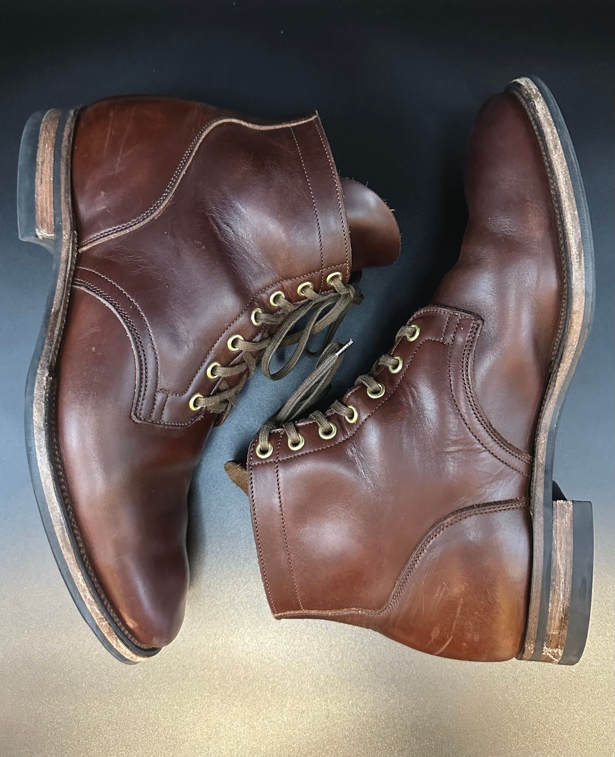 Photo by turns31 on March 4, 2023 of the Viberg Service Boot in Horween Brown Chromexcel.