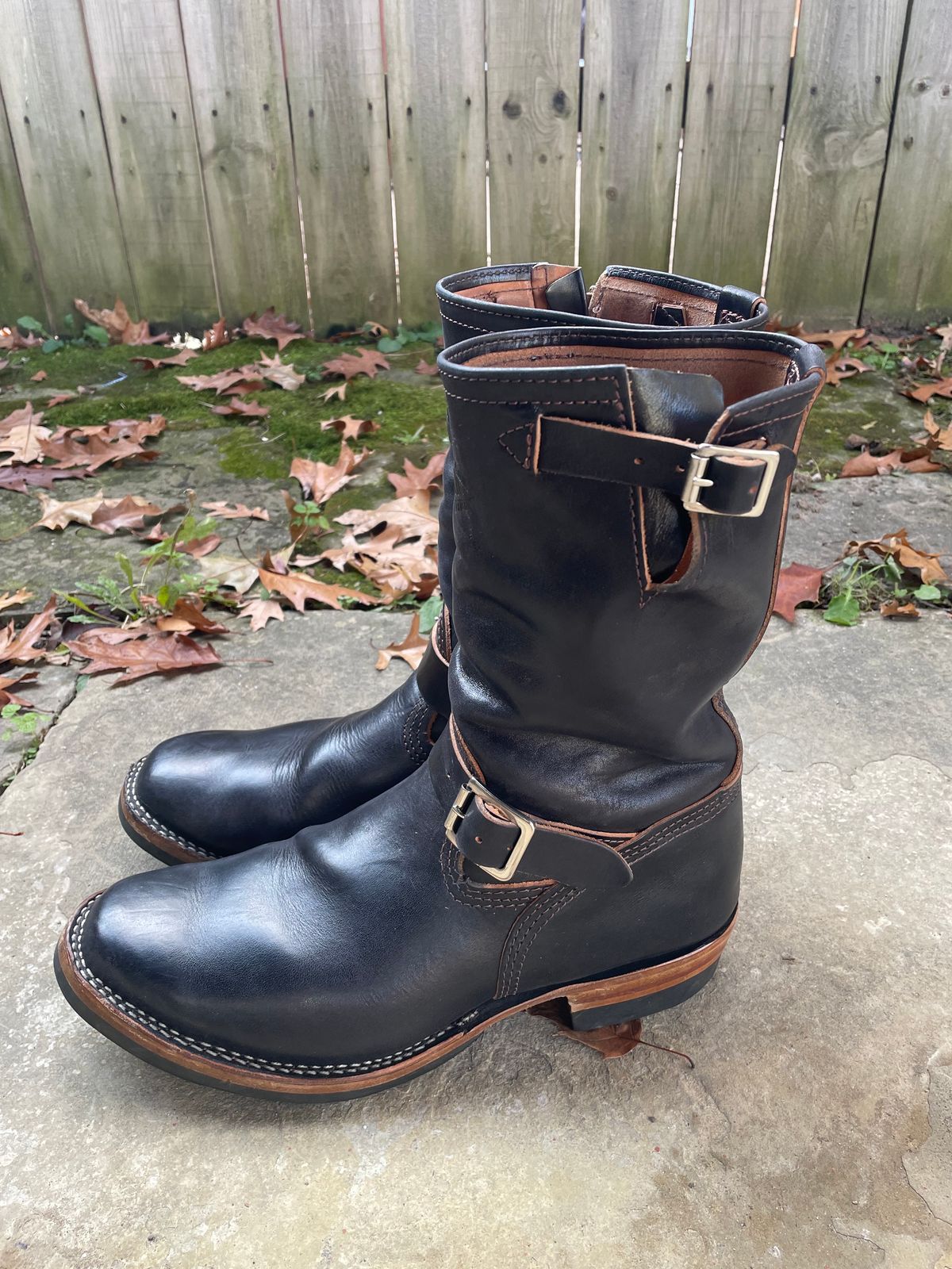 Photo by ungulated on November 5, 2023 of the Wesco Mister Lou in Maryam Black Horsehide.