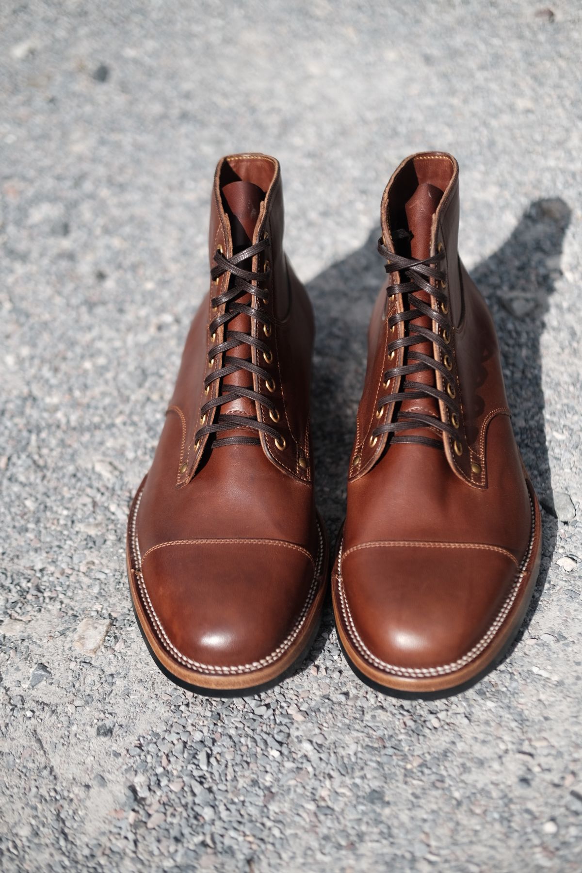 Photo by tichoblanco on October 15, 2024 of the Østmo X Iron Boots Type 1 Service Boot in Maryam Vachetta Marrone Horsehide.